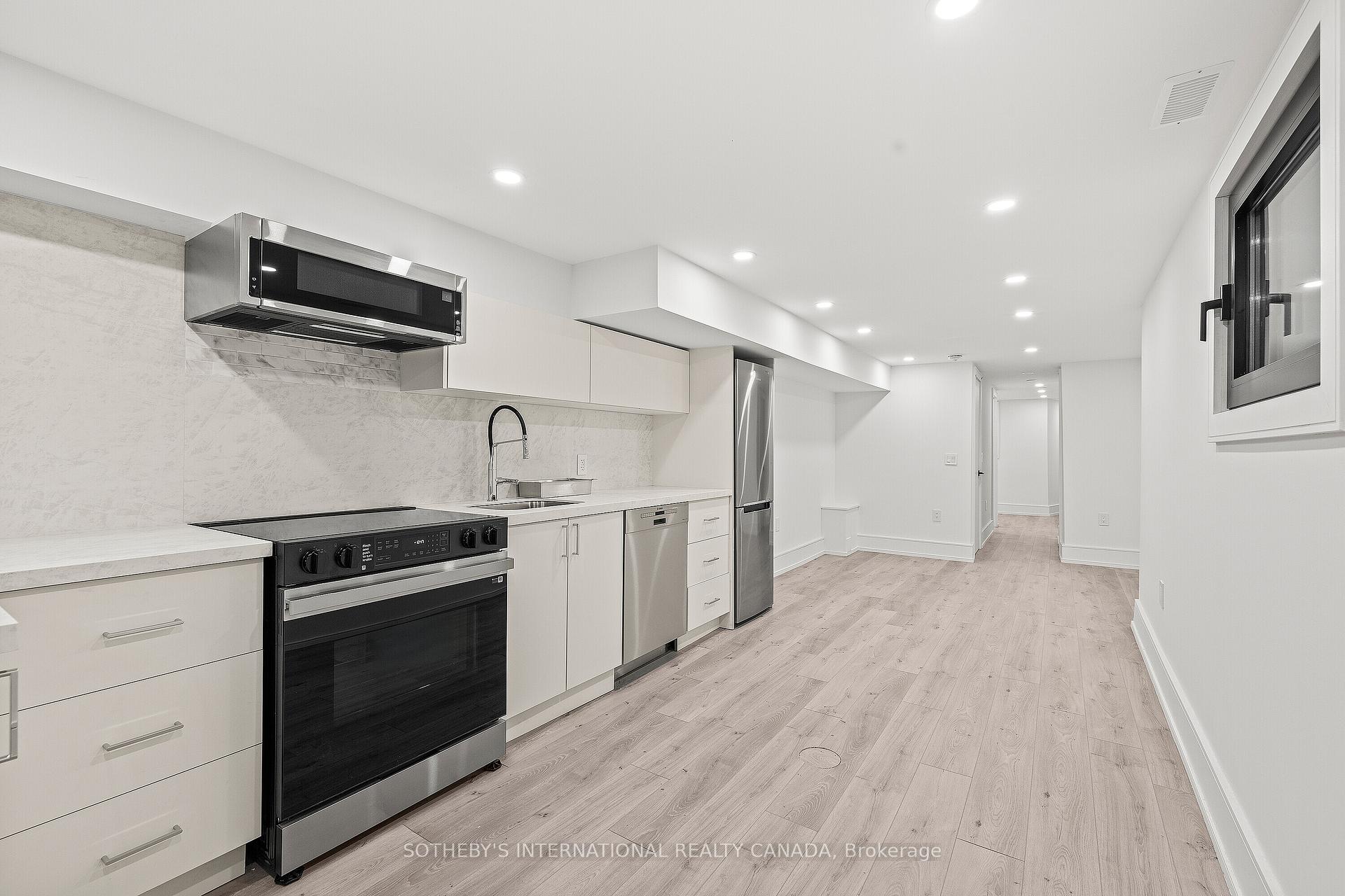 121 Major Street