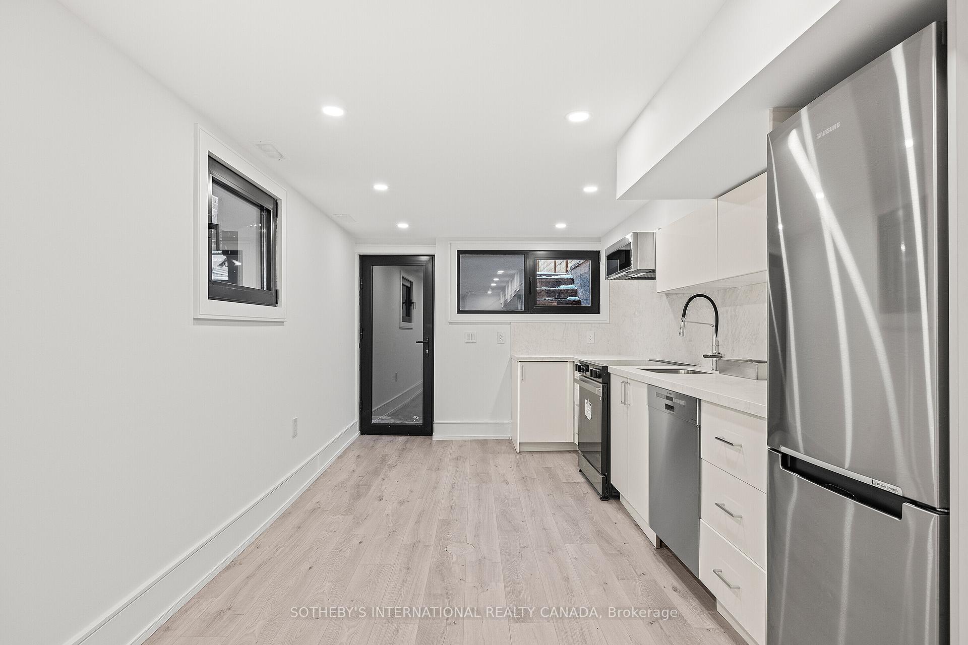 121 Major Street