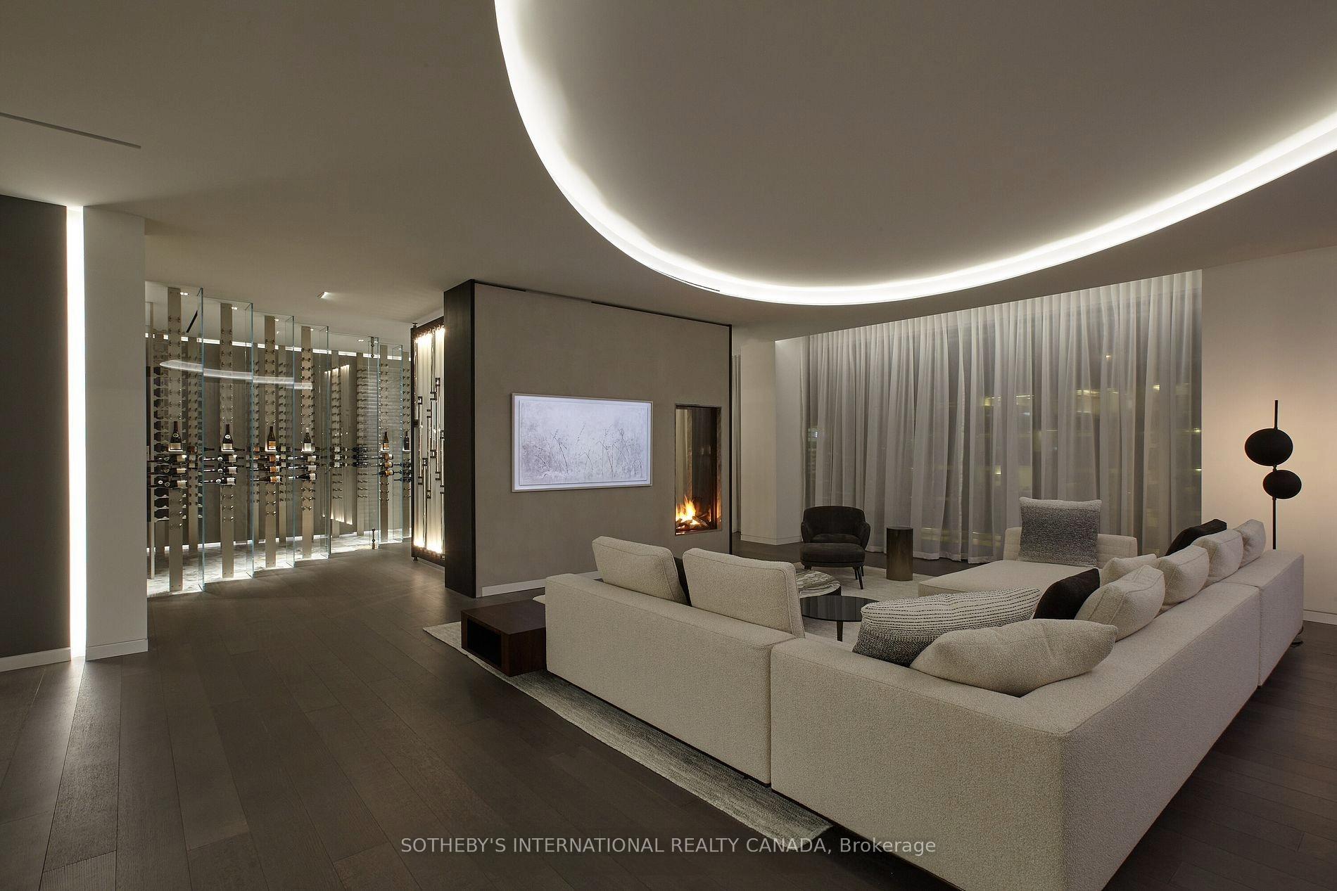 183 Wellington Street W 4602/03