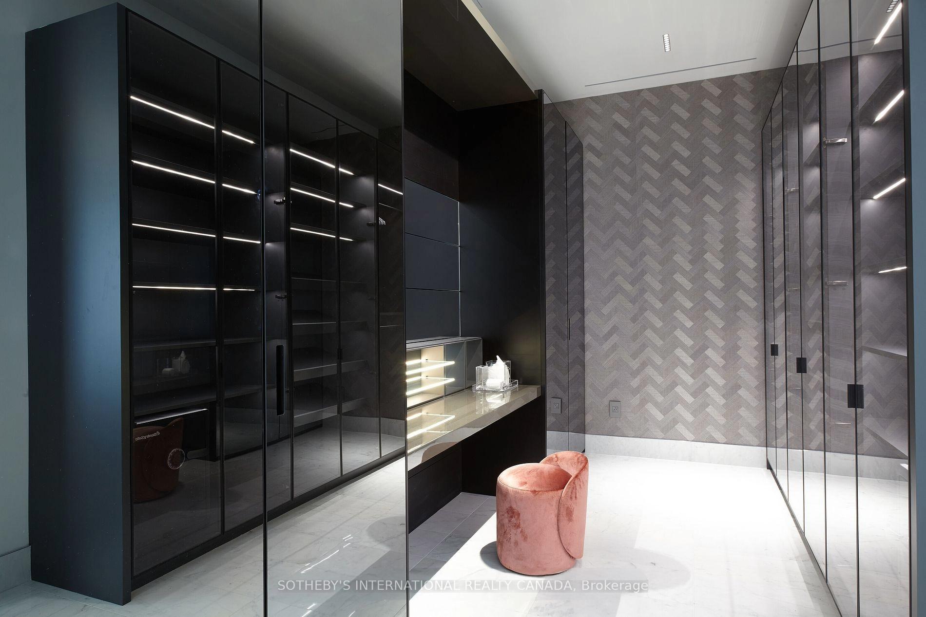 183 Wellington Street W 4602/03