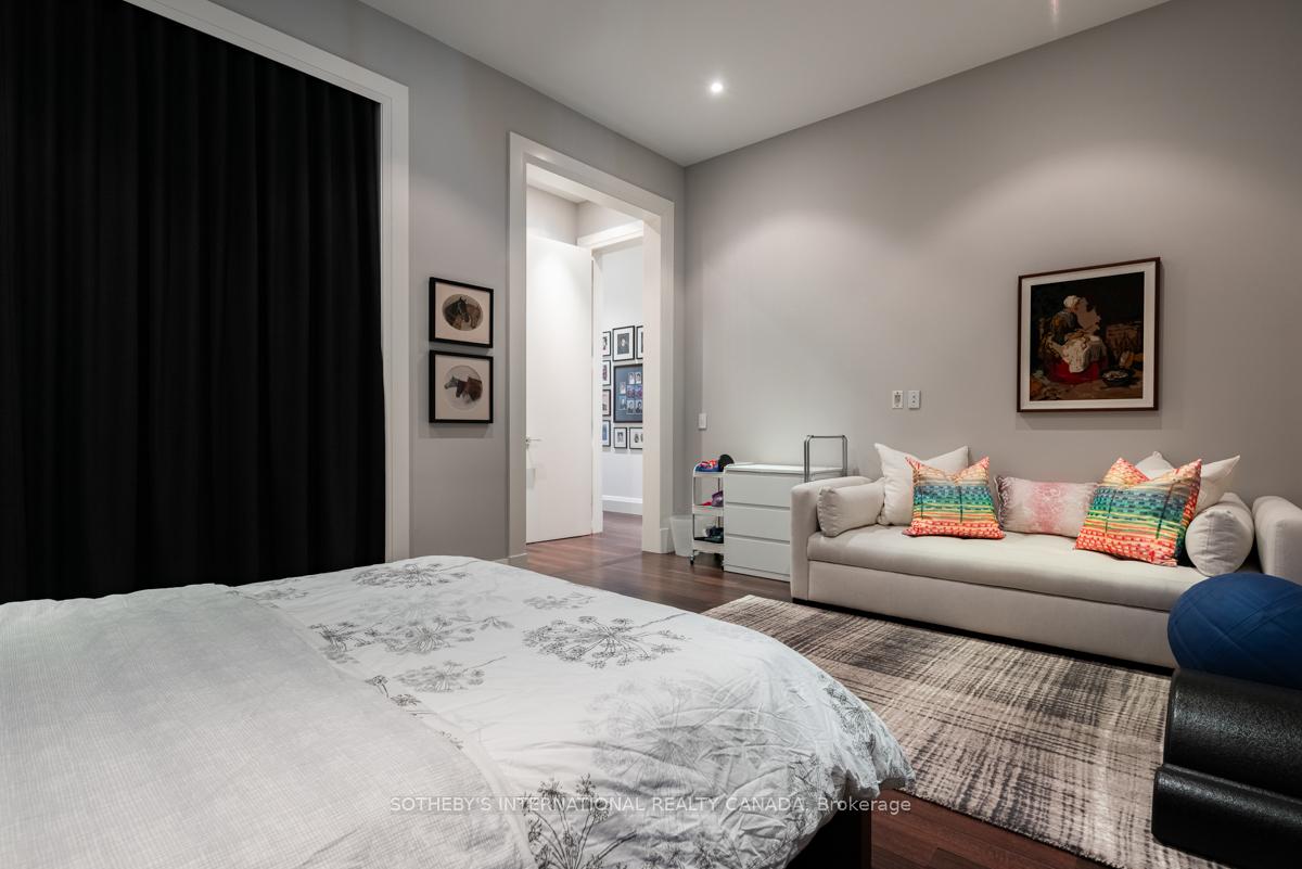 155 Cumberland Street 1201, Toronto C02 Unit: 1201