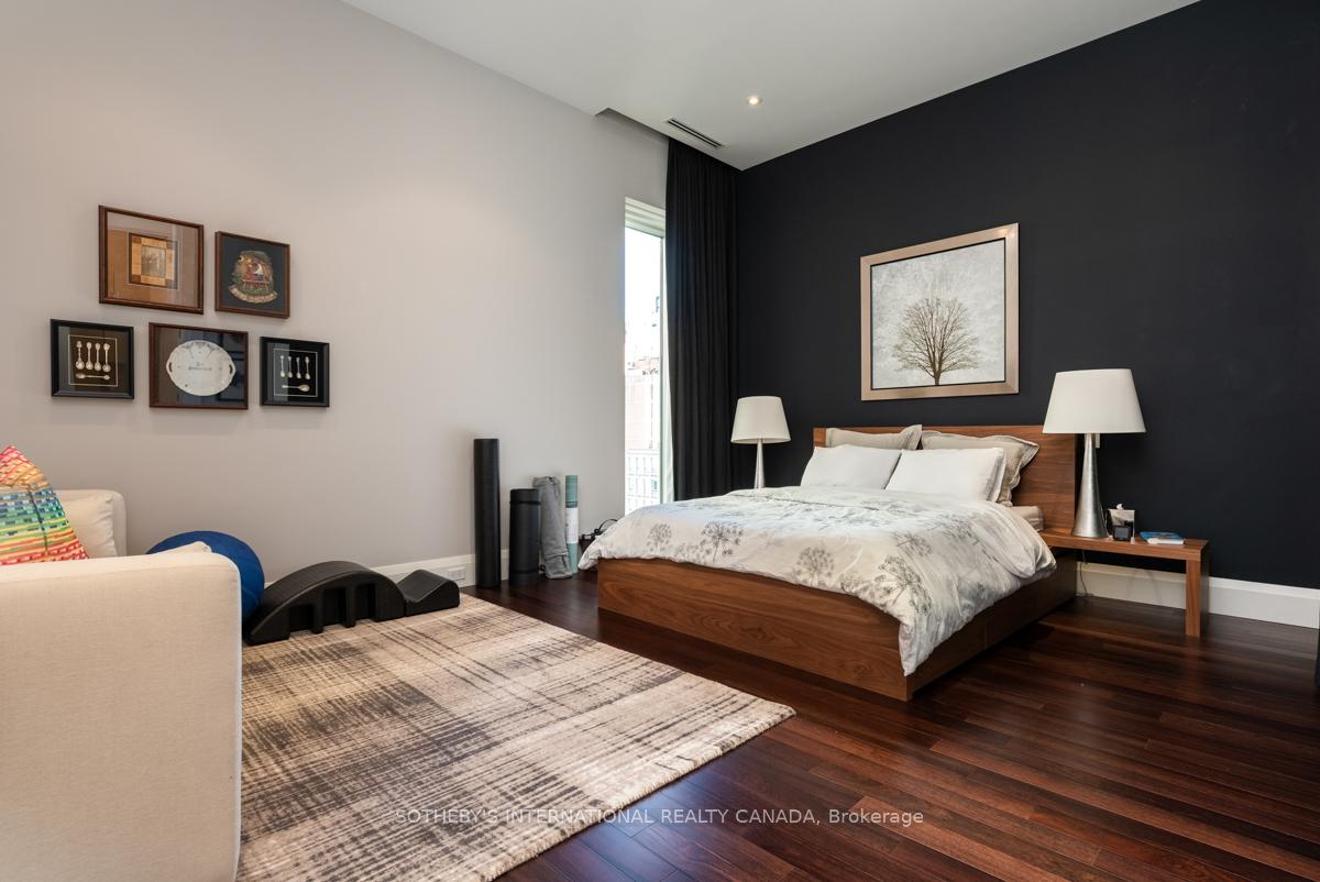 155 Cumberland Street 1201, Toronto C02 Unit: 1201