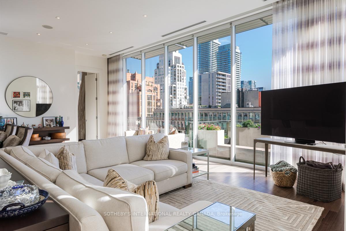 155 Cumberland Street 1201, Toronto C02 Unit: 1201