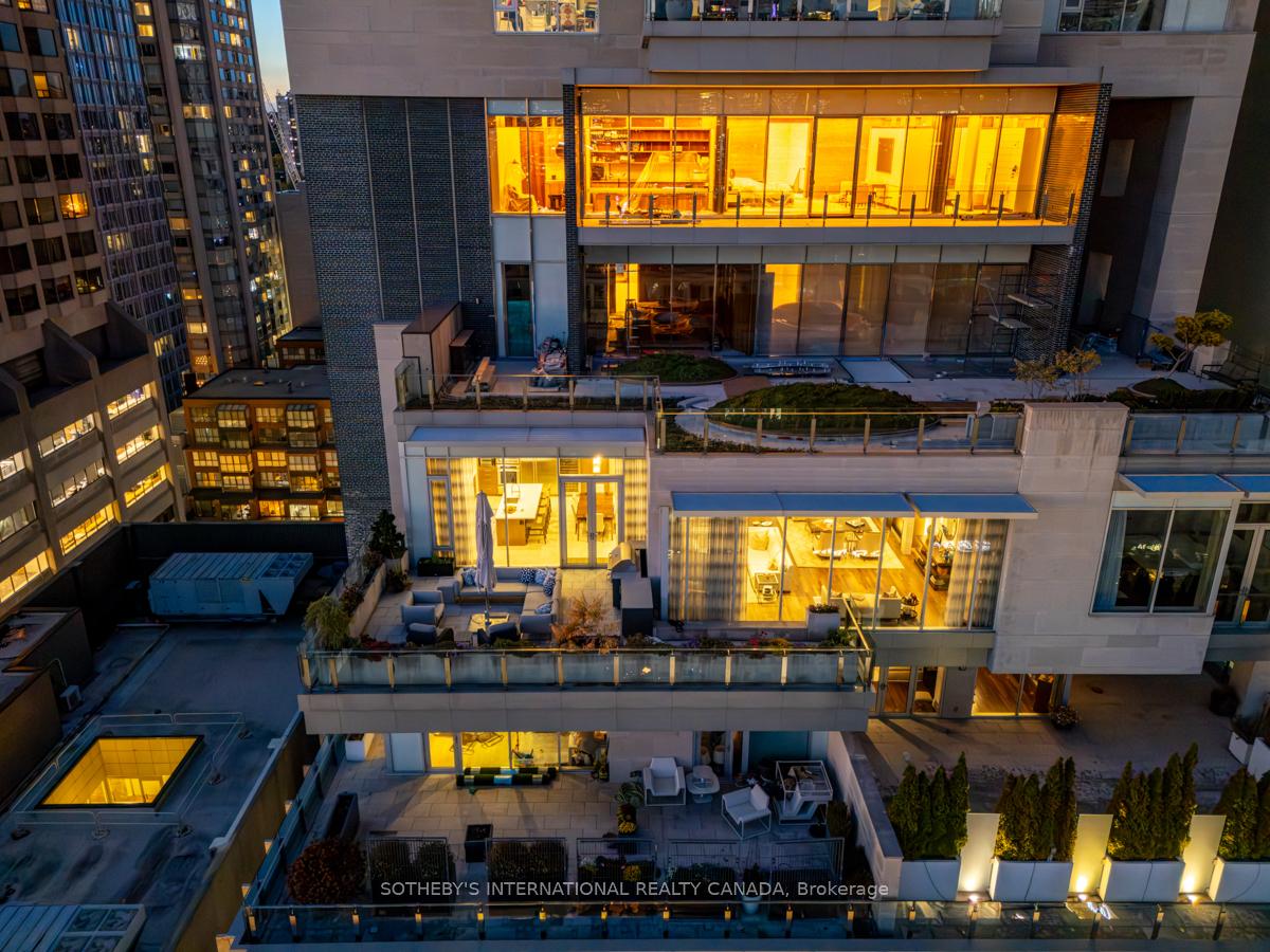 155 Cumberland Street 1201, Toronto C02 Unit: 1201