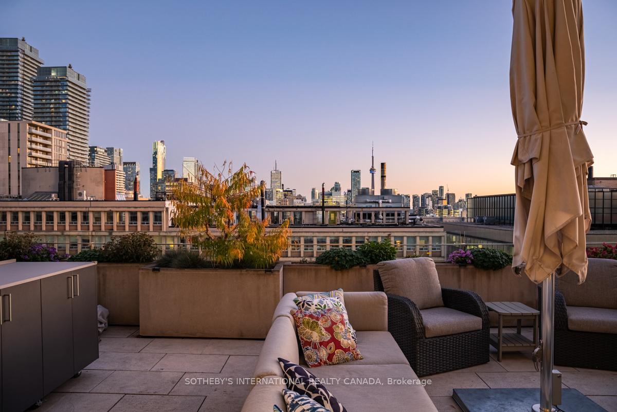 155 Cumberland Street 1201, Toronto C02 Unit: 1201