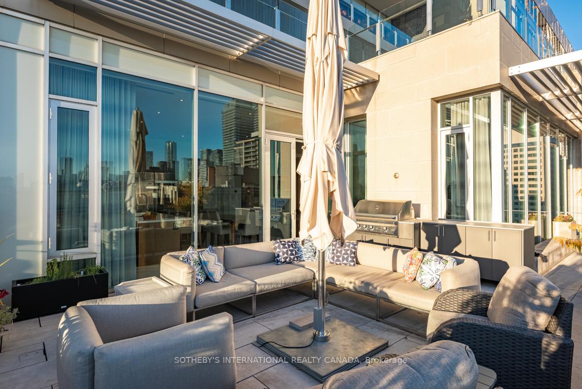 155 Cumberland Street 1201, Toronto C02 Unit: 1201