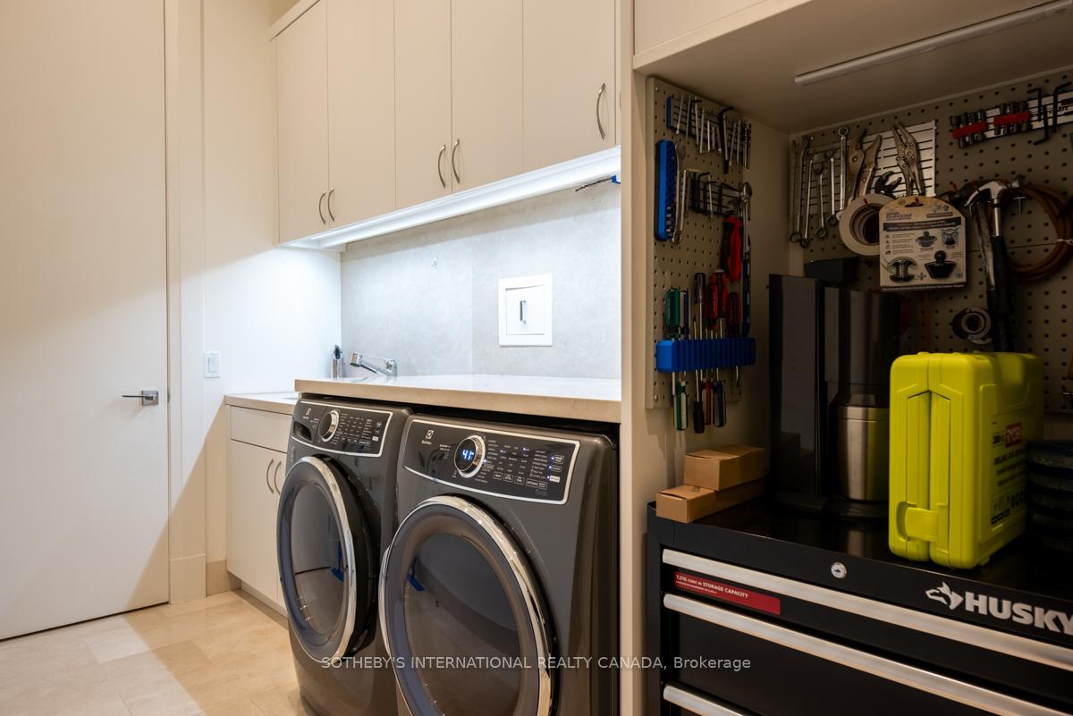 155 Cumberland Street 1201, Toronto C02 Unit: 1201