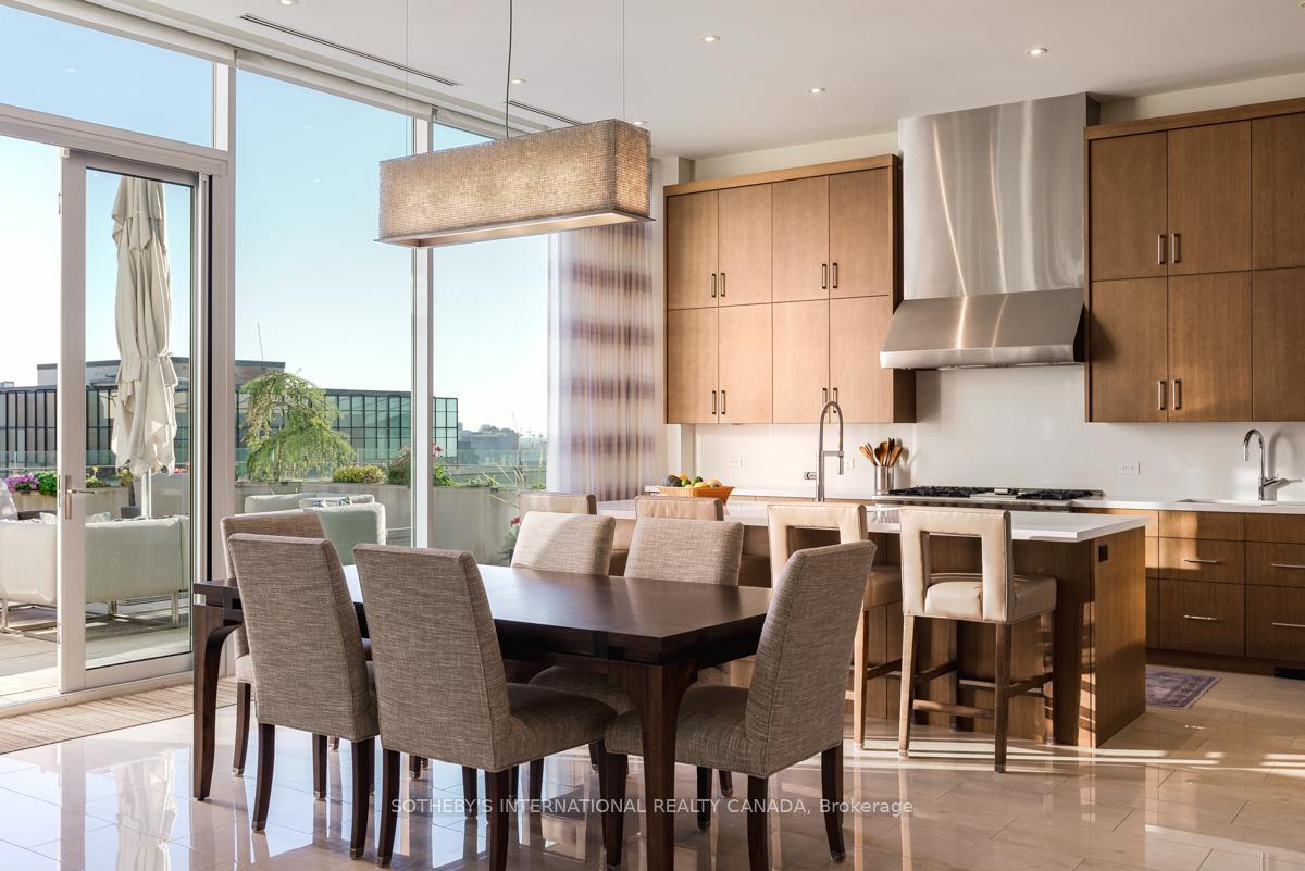 155 Cumberland Street 1201, Toronto C02 Unit: 1201