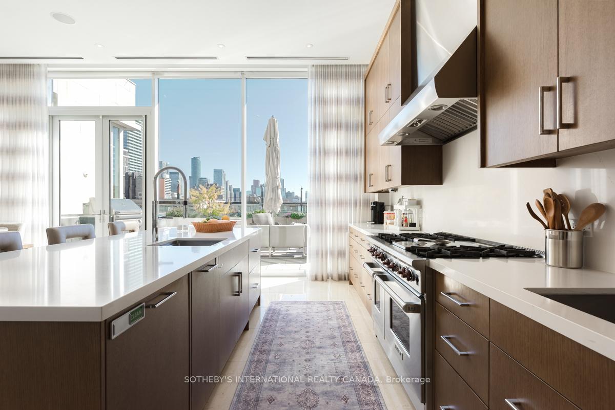 155 Cumberland Street 1201, Toronto C02 Unit: 1201