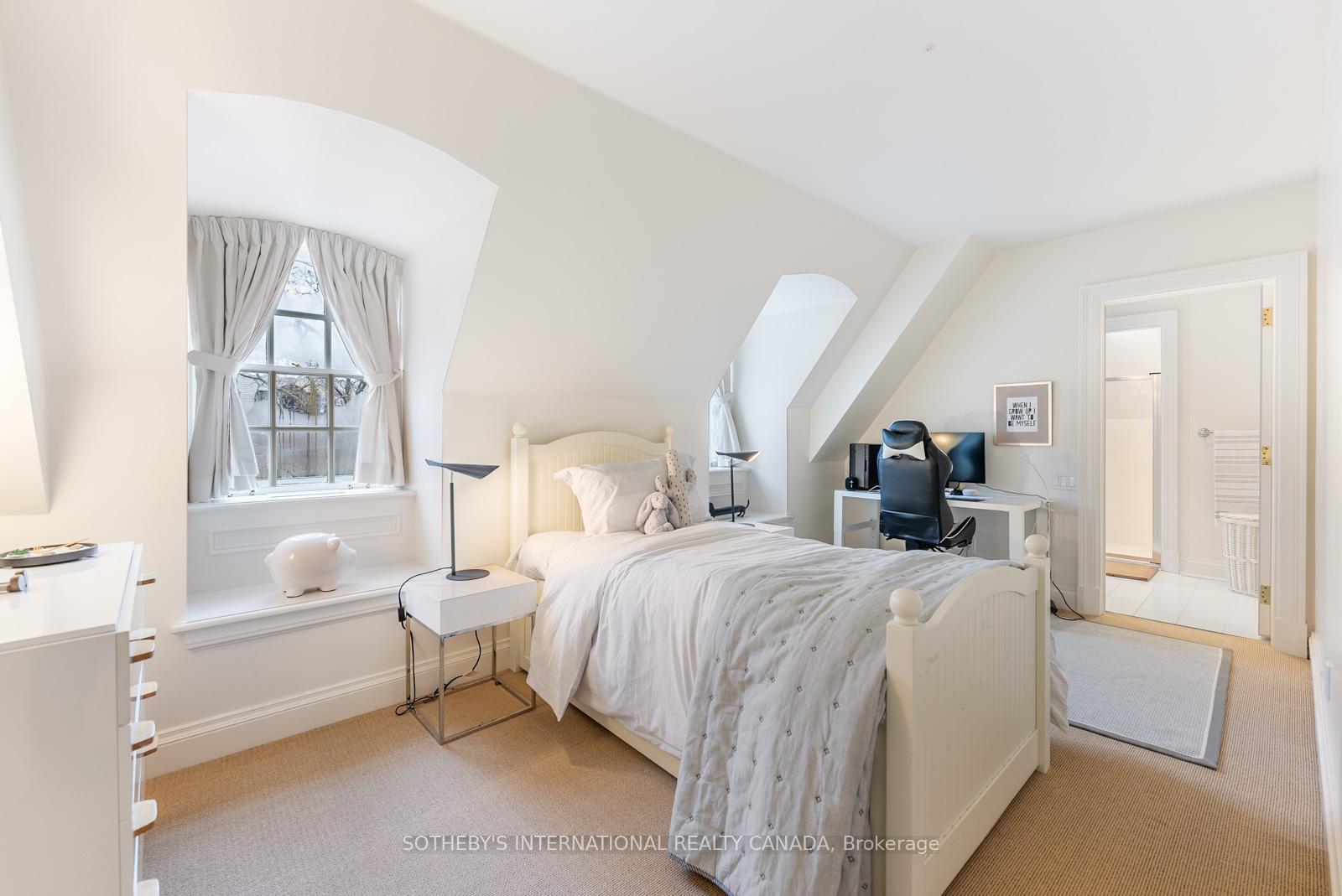 52 Rosedale Road, Toronto C09