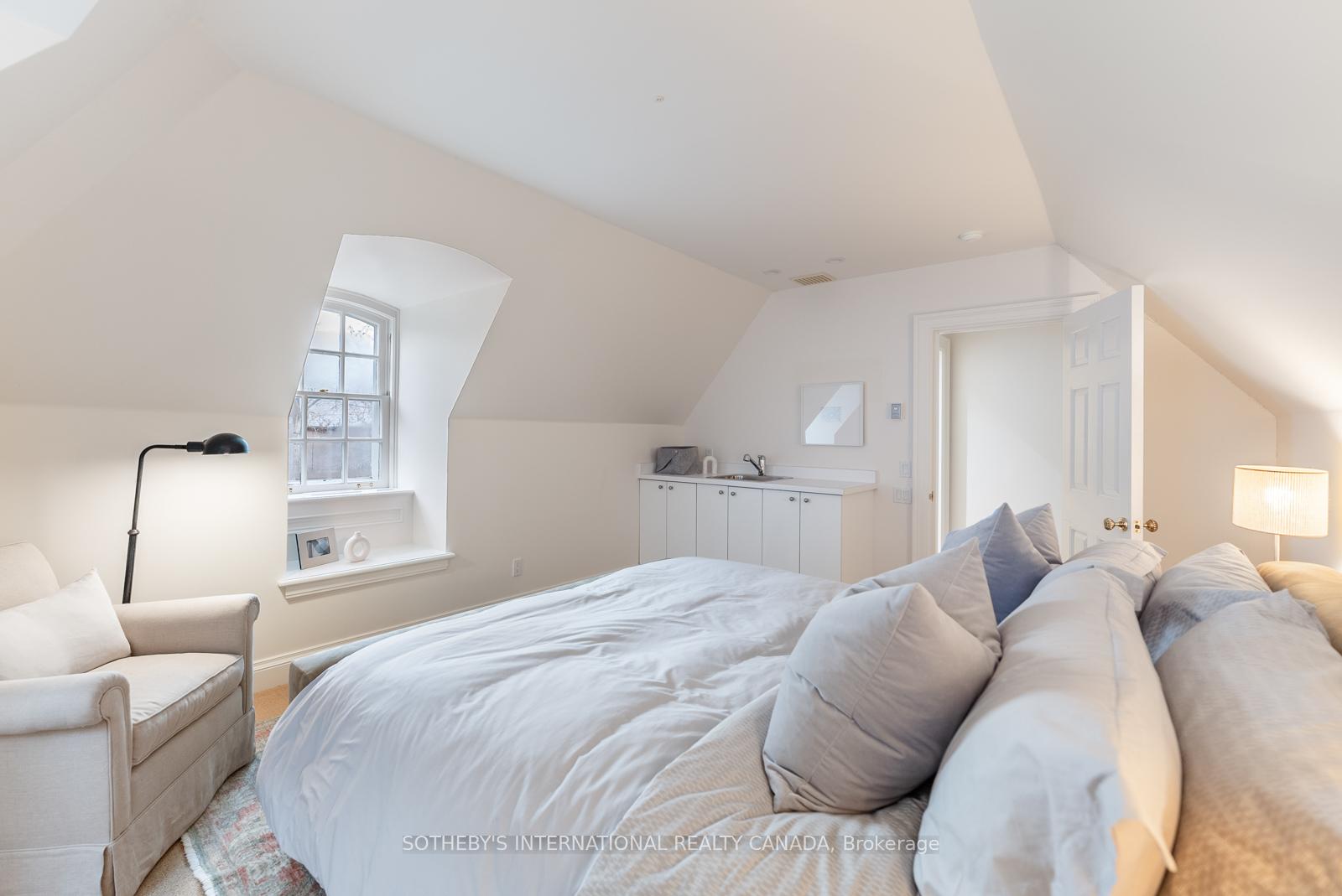 52 Rosedale Road, Toronto C09