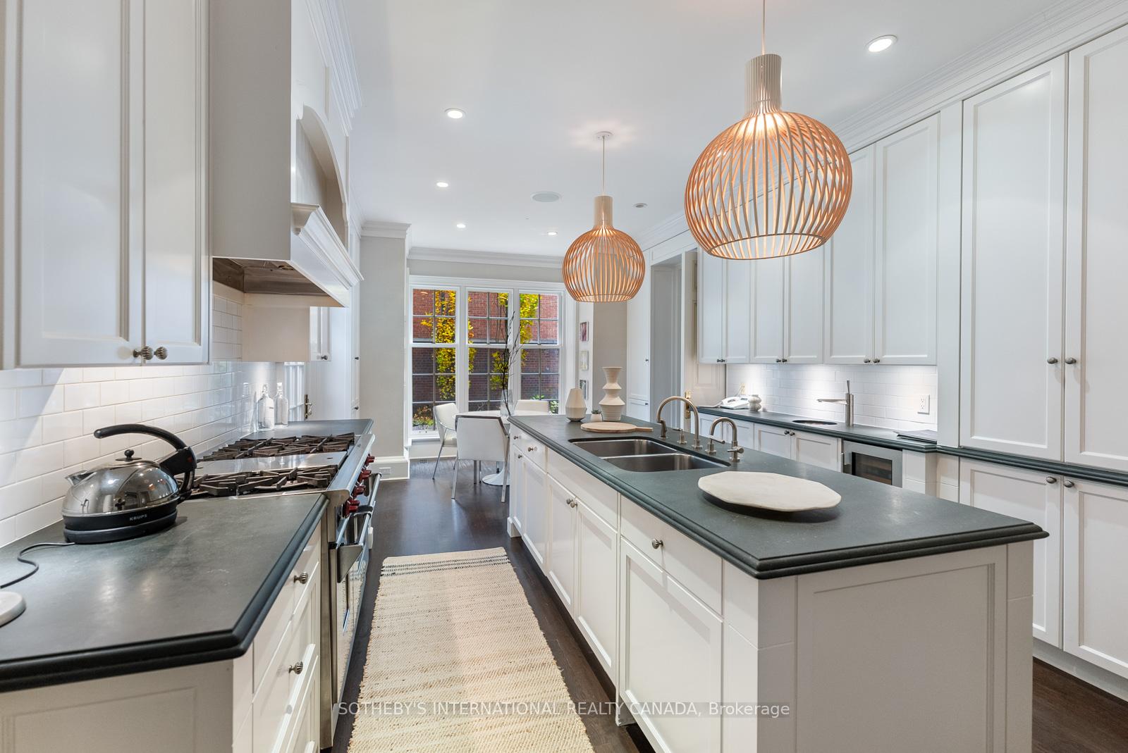 52 Rosedale Road, Toronto C09