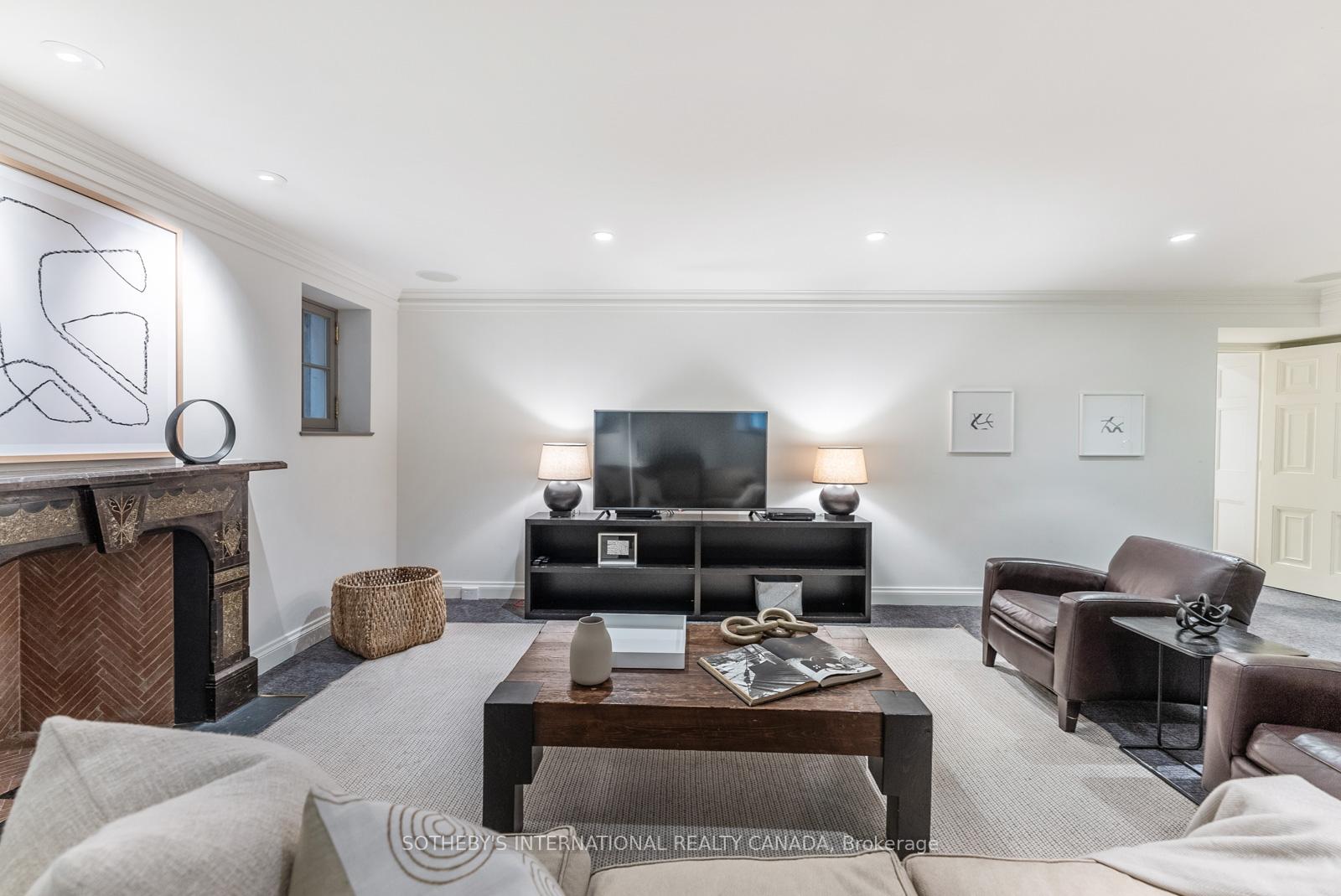 52 Rosedale Road, Toronto C09