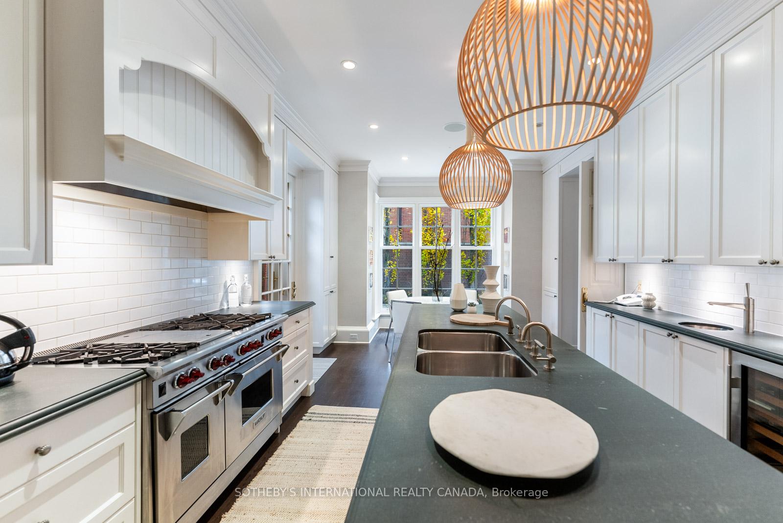 52 Rosedale Road, Toronto C09