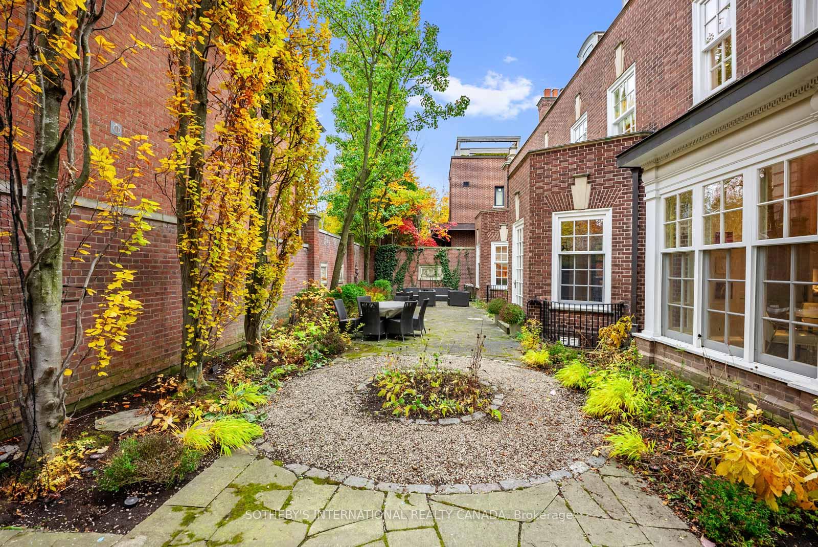 52 Rosedale Road, Toronto C09