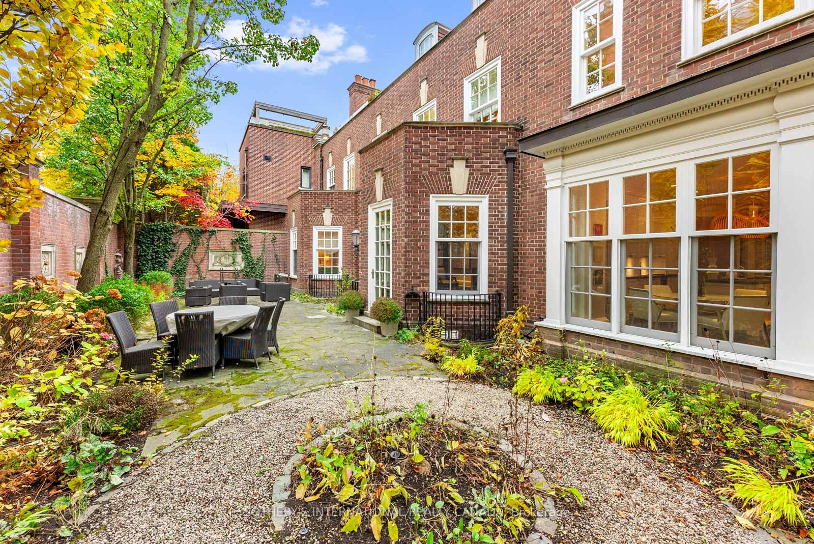 52 Rosedale Road, Toronto C09