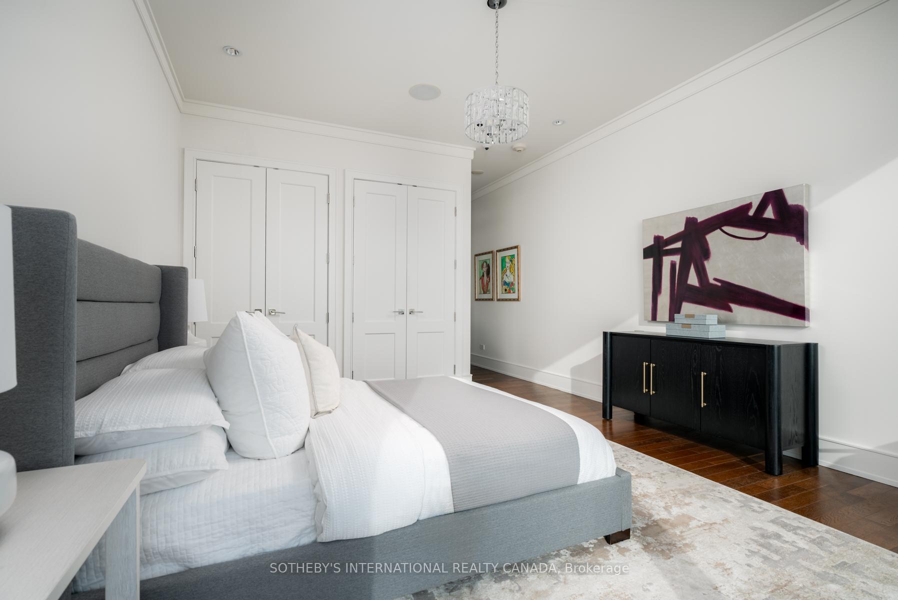 183 Wellington Street W 4104