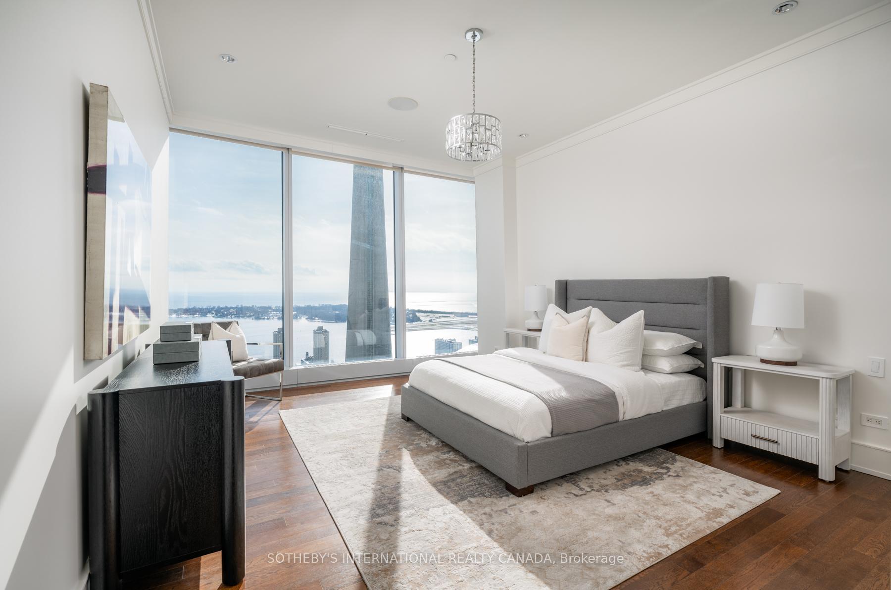 183 Wellington Street W 4104