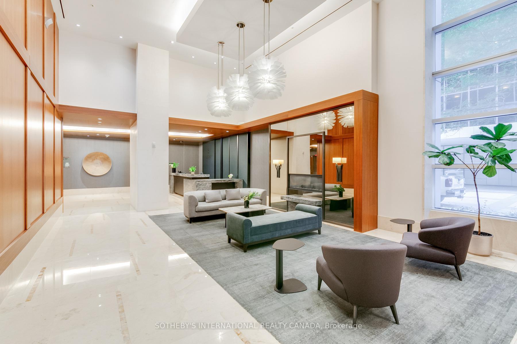 183 Wellington Street W 4104