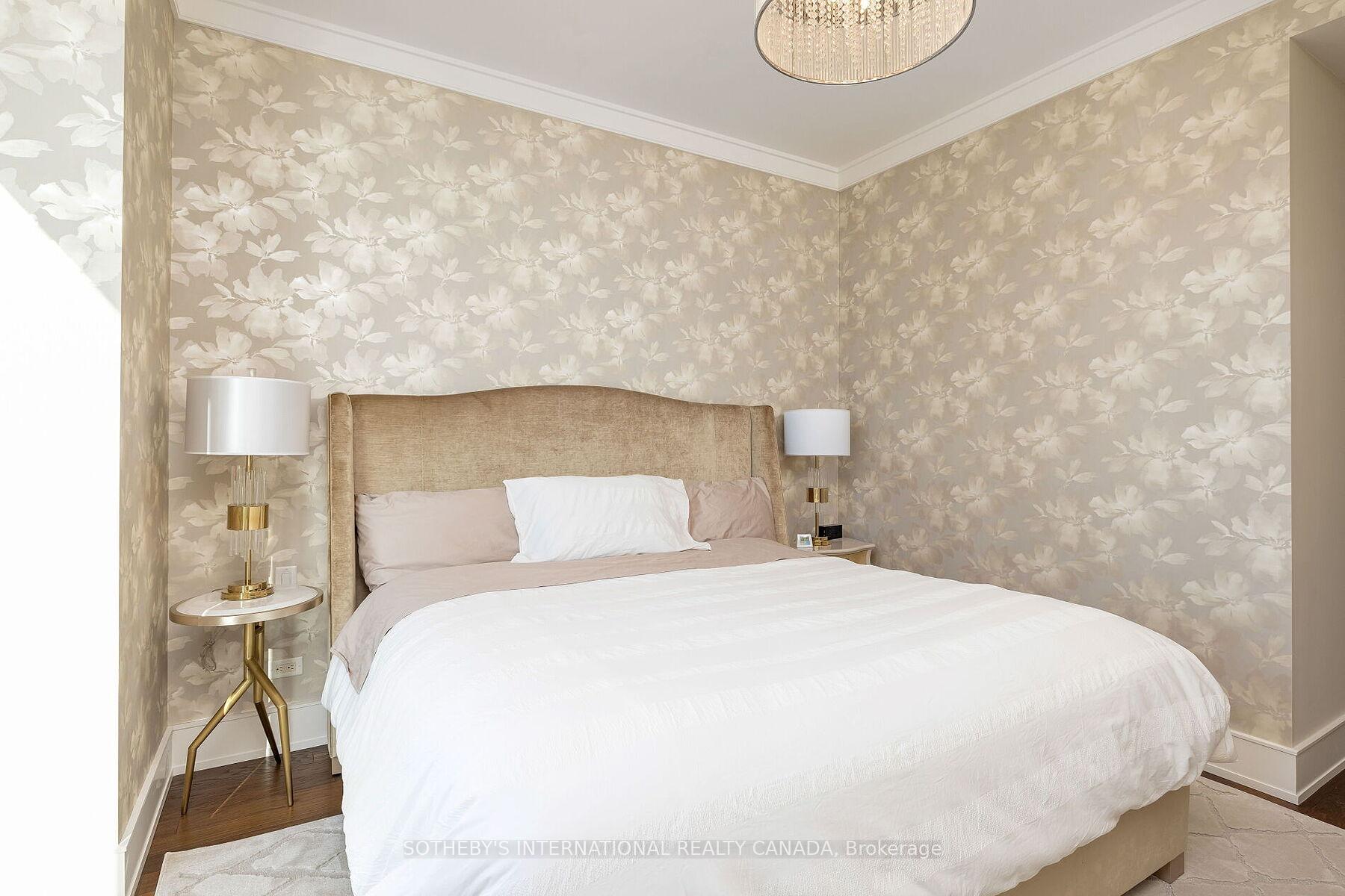 183 Wellington Street W 2506