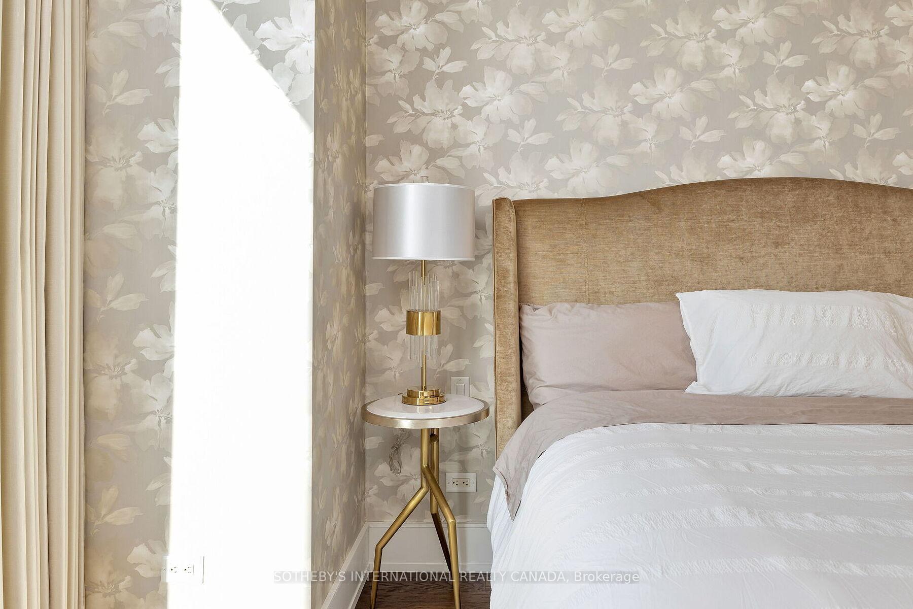 183 Wellington Street W 2506