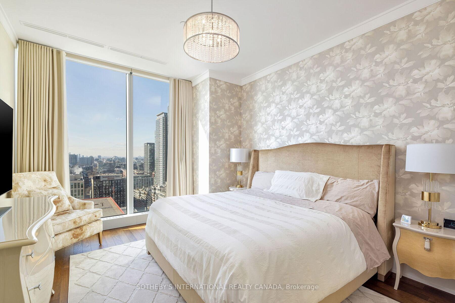 183 Wellington Street W 2506