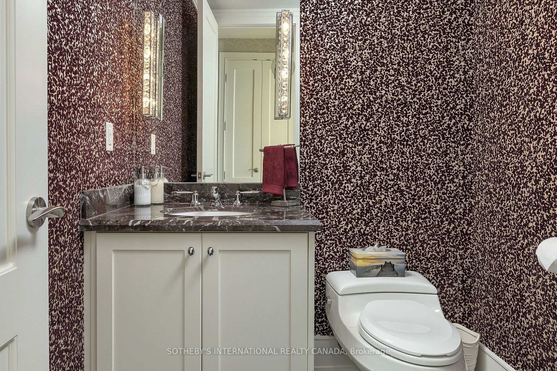 183 Wellington Street W 2506