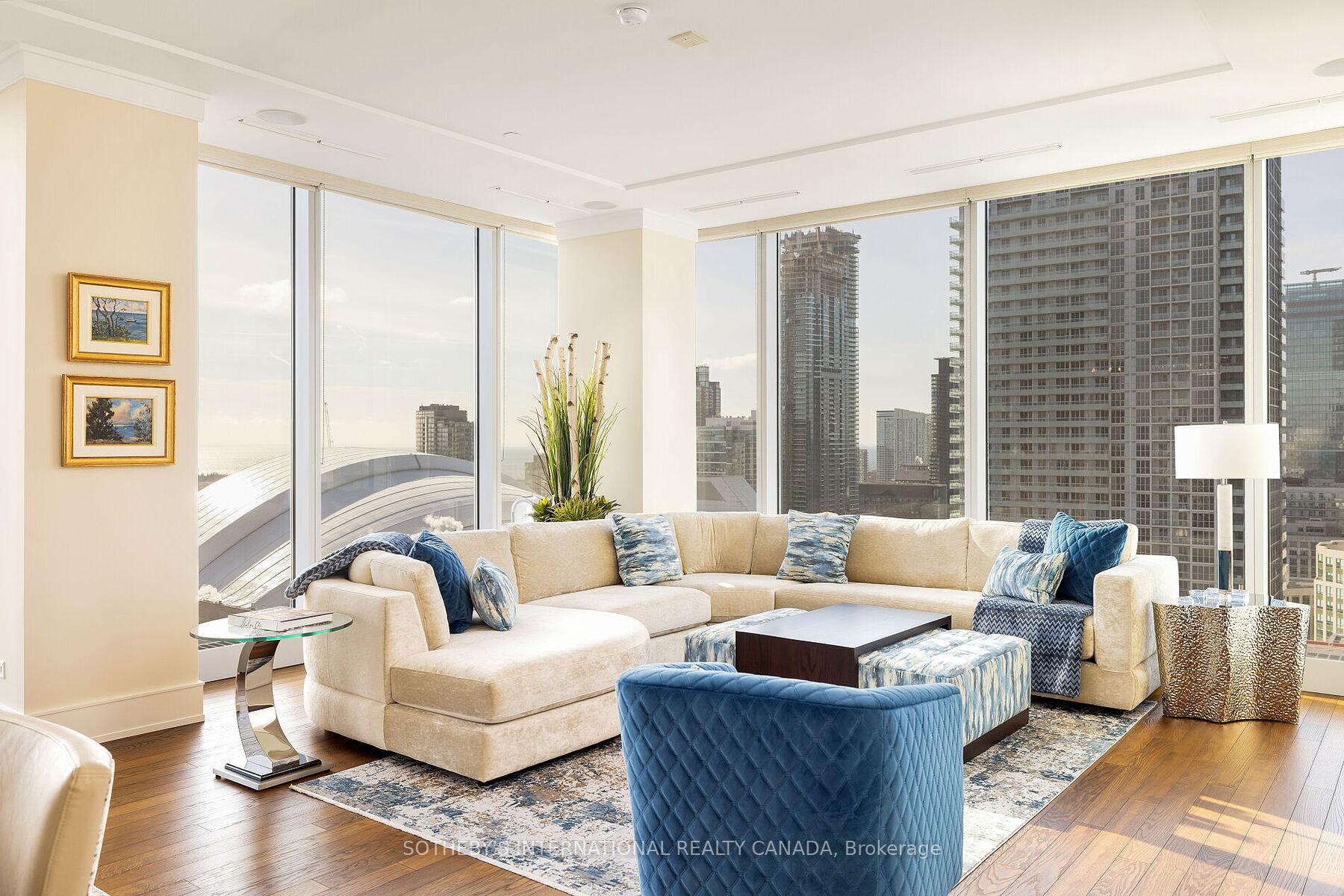 183 Wellington Street W 2506