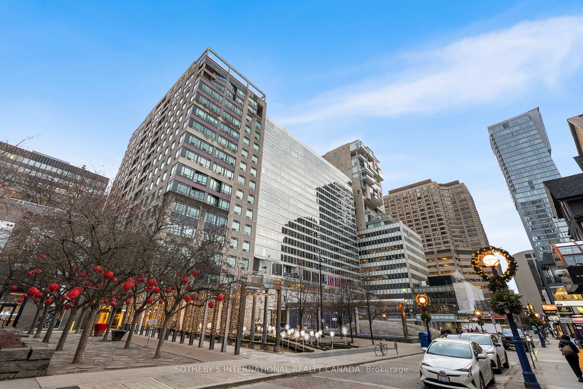 110 Bloor Street W 1009