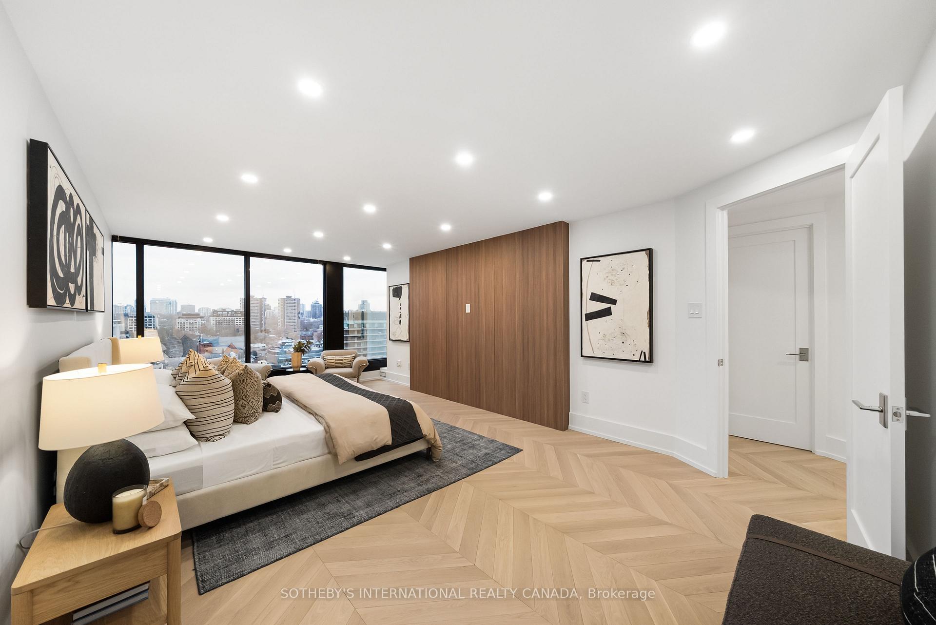 110 Bloor Street W 1009