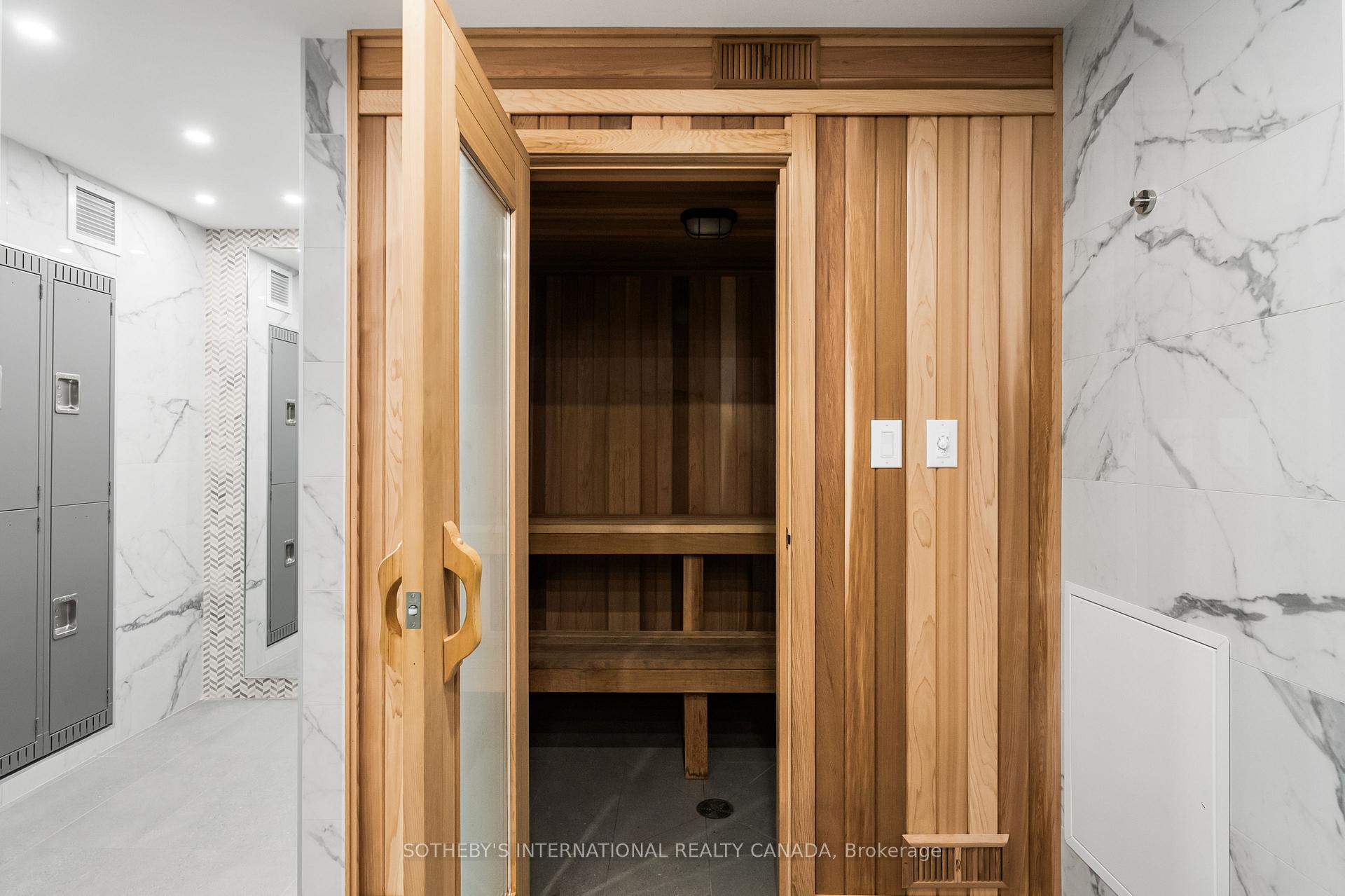 110 Bloor Street W 1009