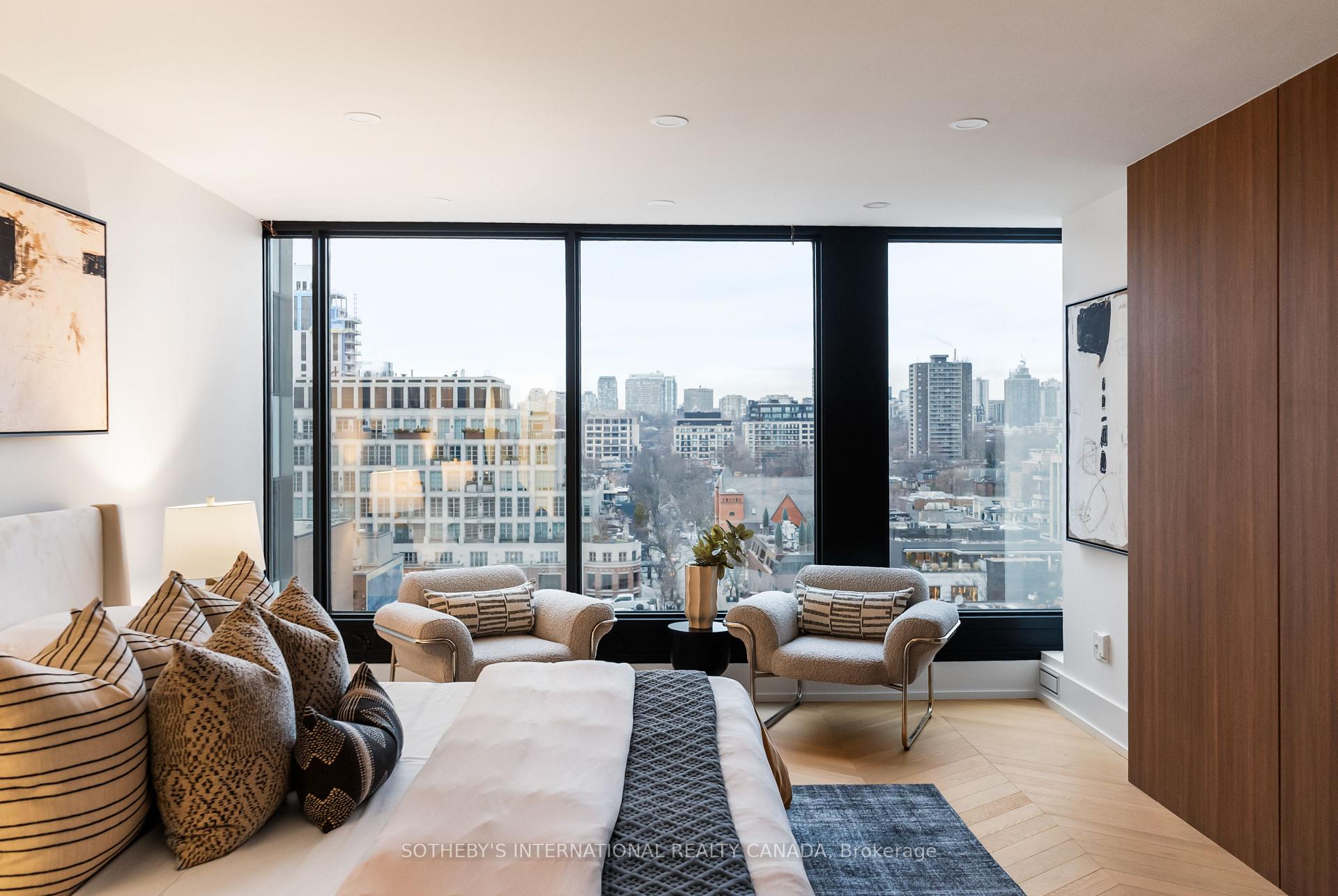 110 Bloor Street W 1009