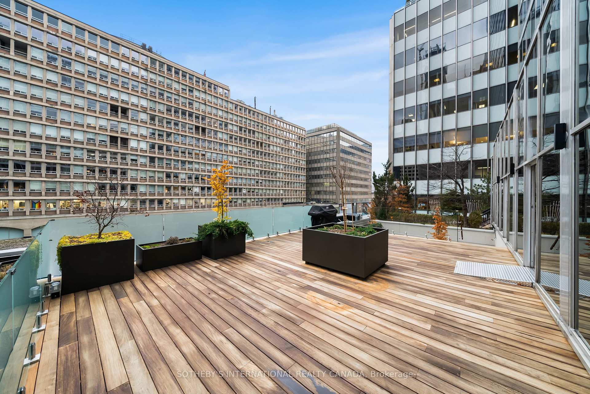 110 Bloor Street W 1009