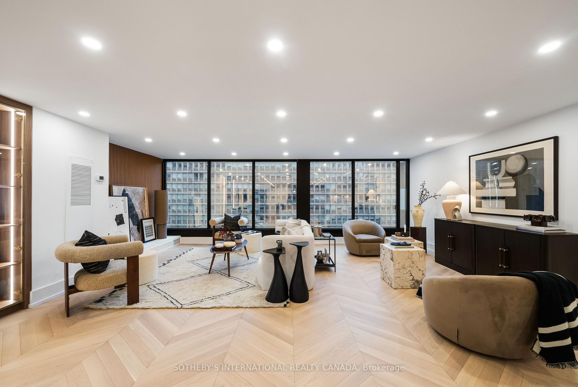 110 Bloor Street W 1009