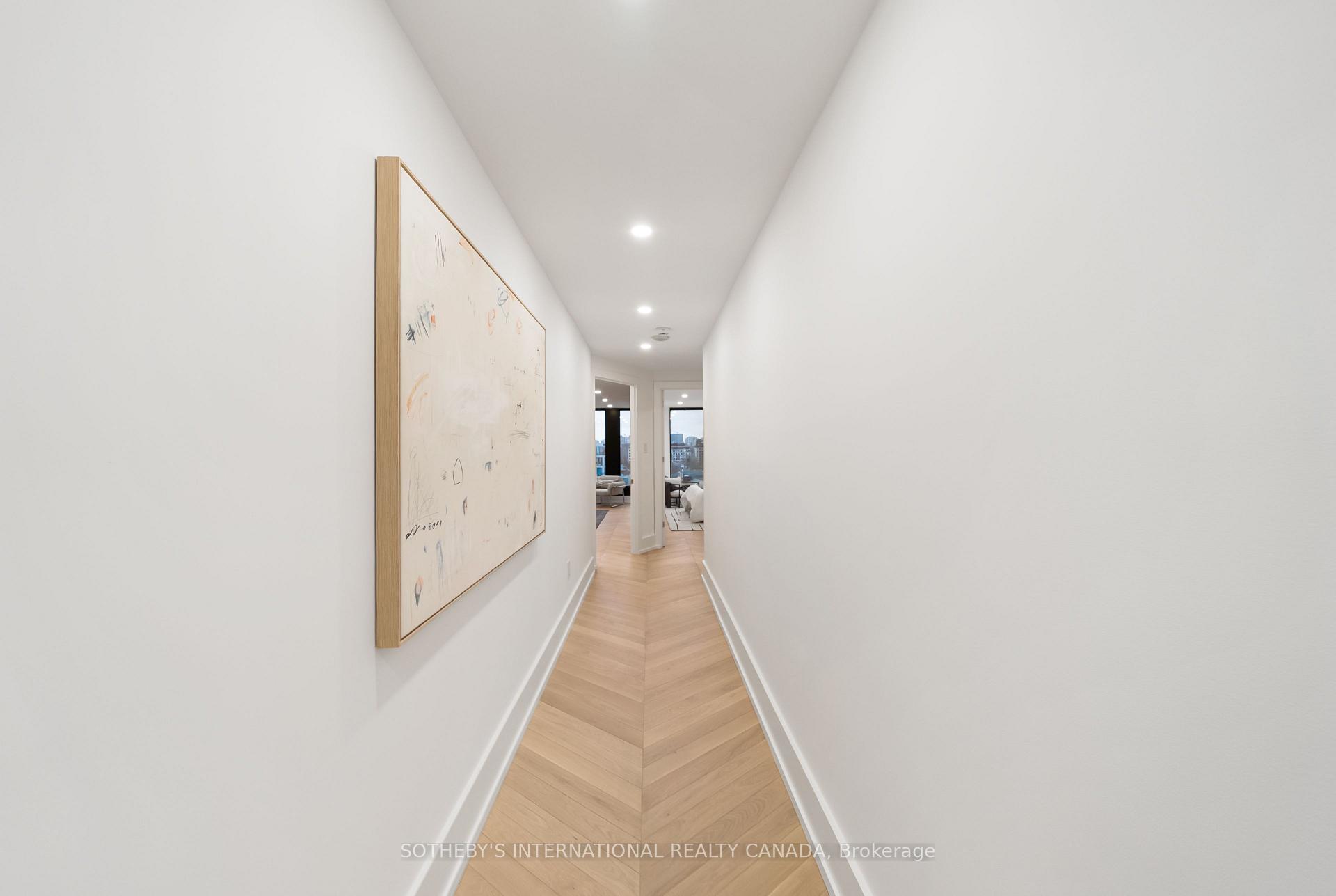 110 Bloor Street W 1009