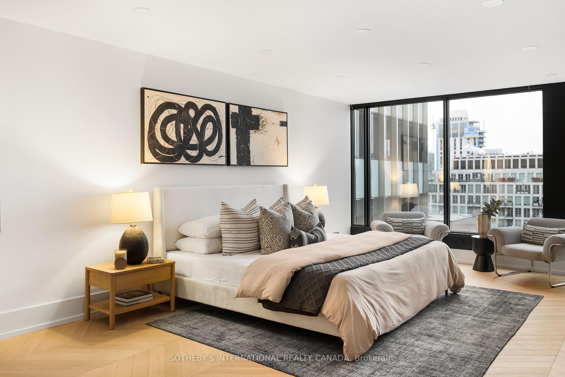 110 Bloor Street W 1009