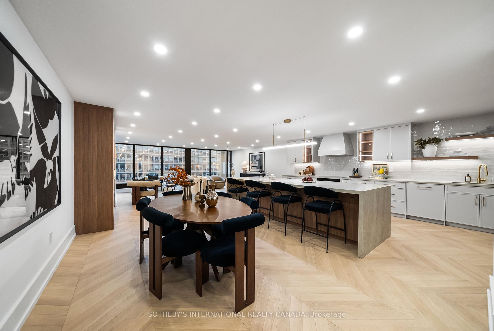 110 Bloor Street W 1009