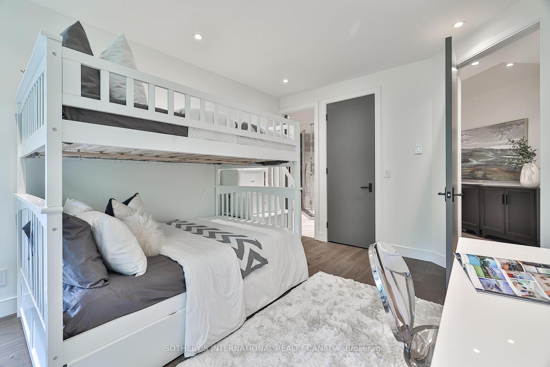 342 Spadina Road 405