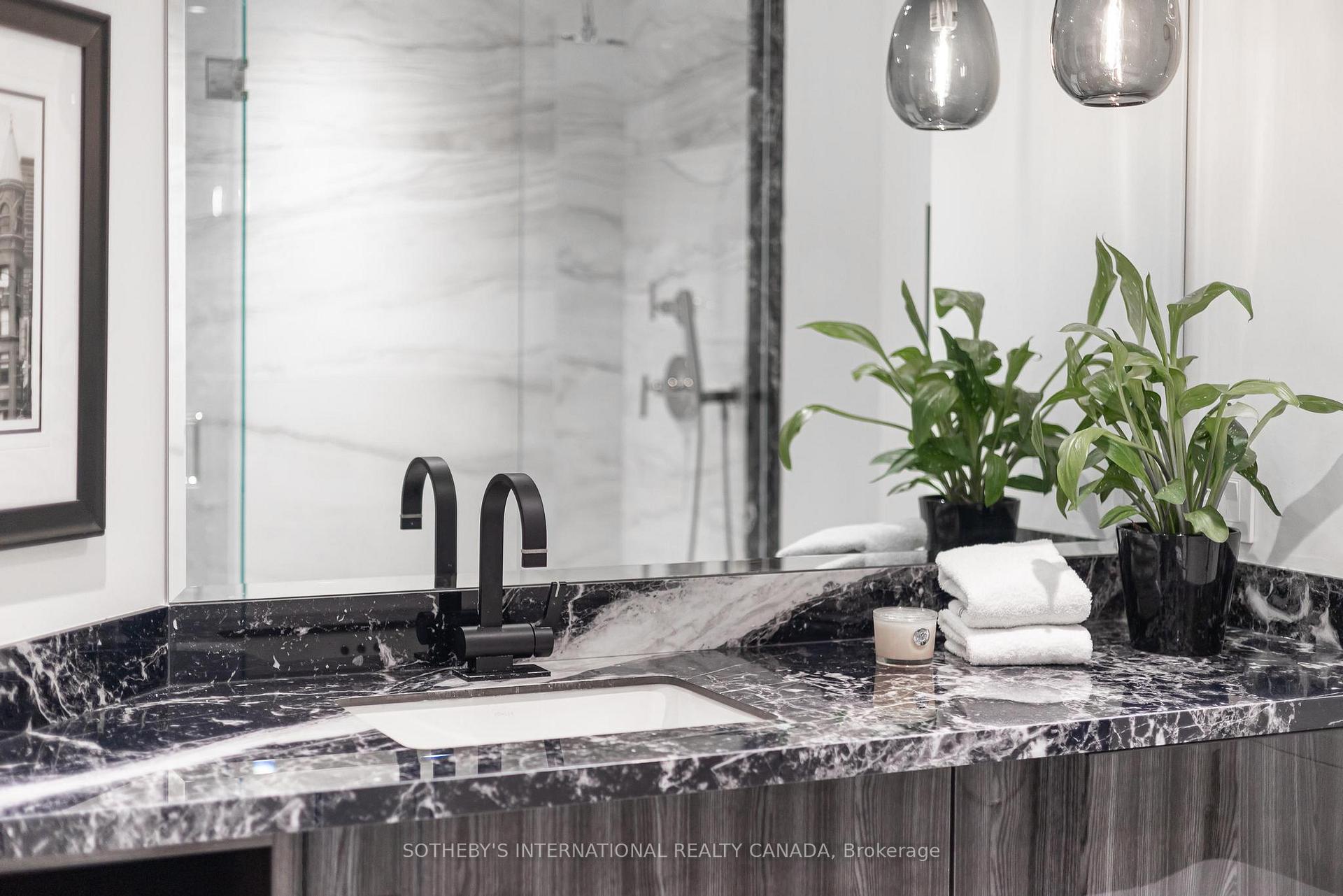 342 Spadina Road 405