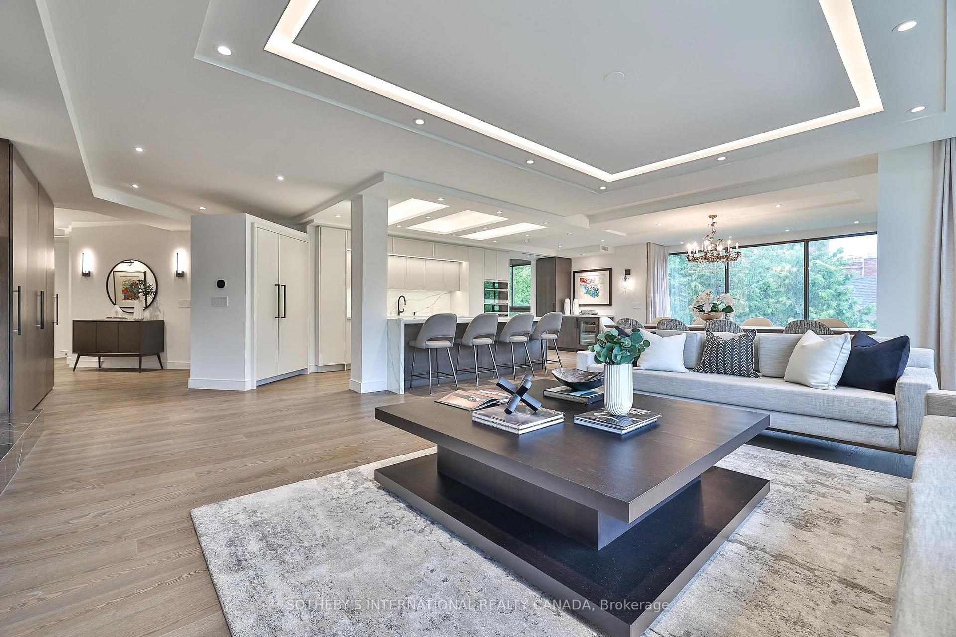 342 Spadina Road 405