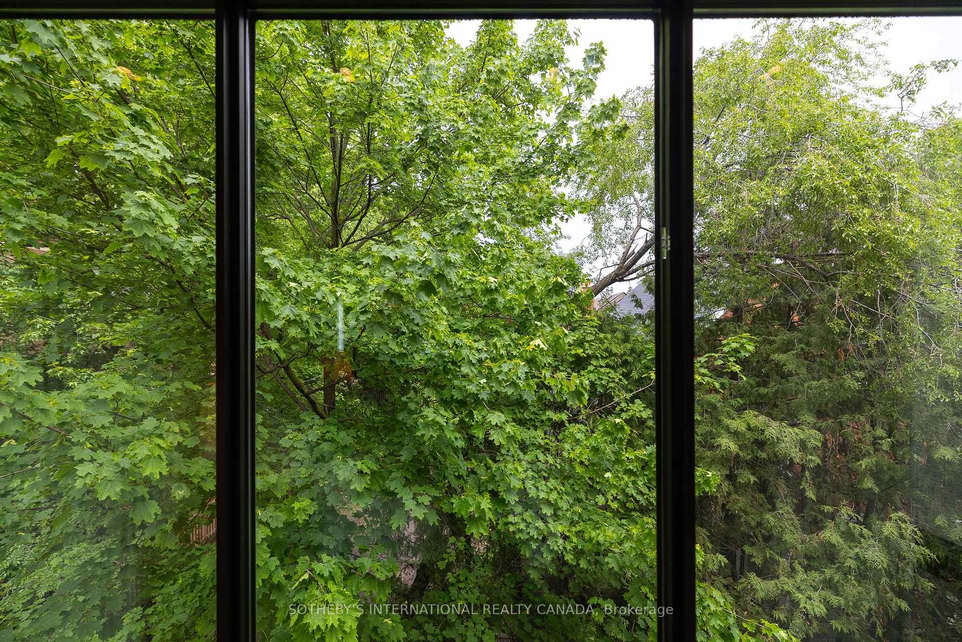 342 Spadina Road 405