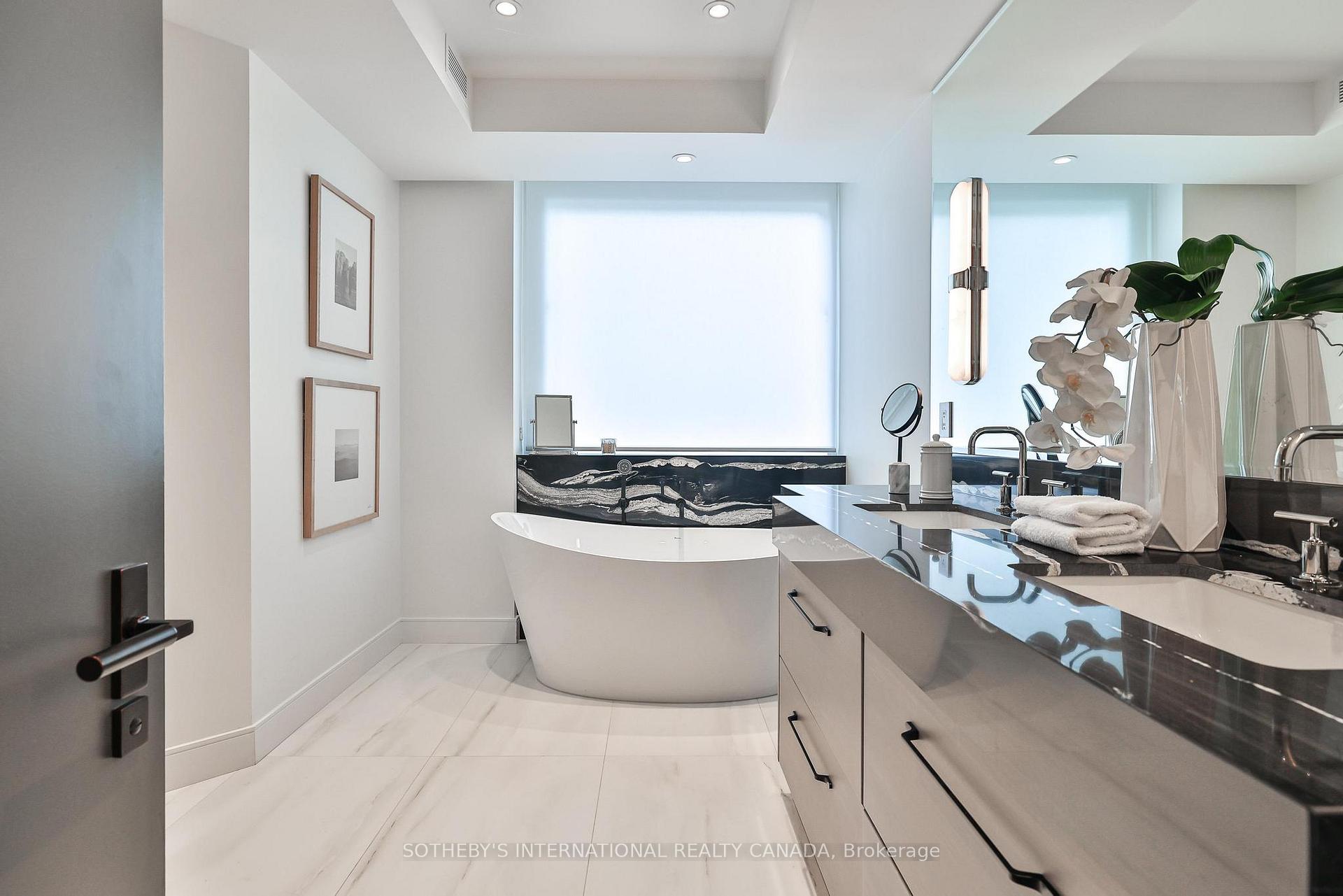 342 Spadina Road 405