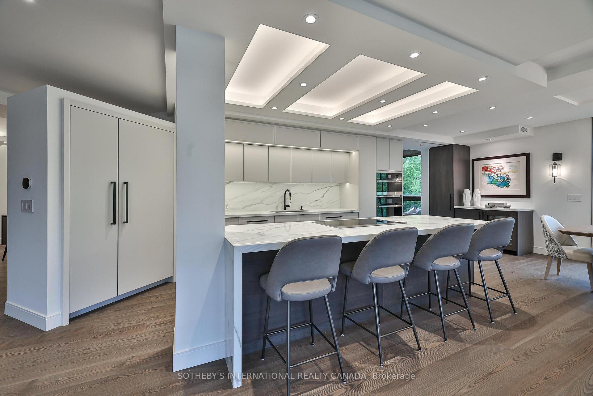 342 Spadina Road 405