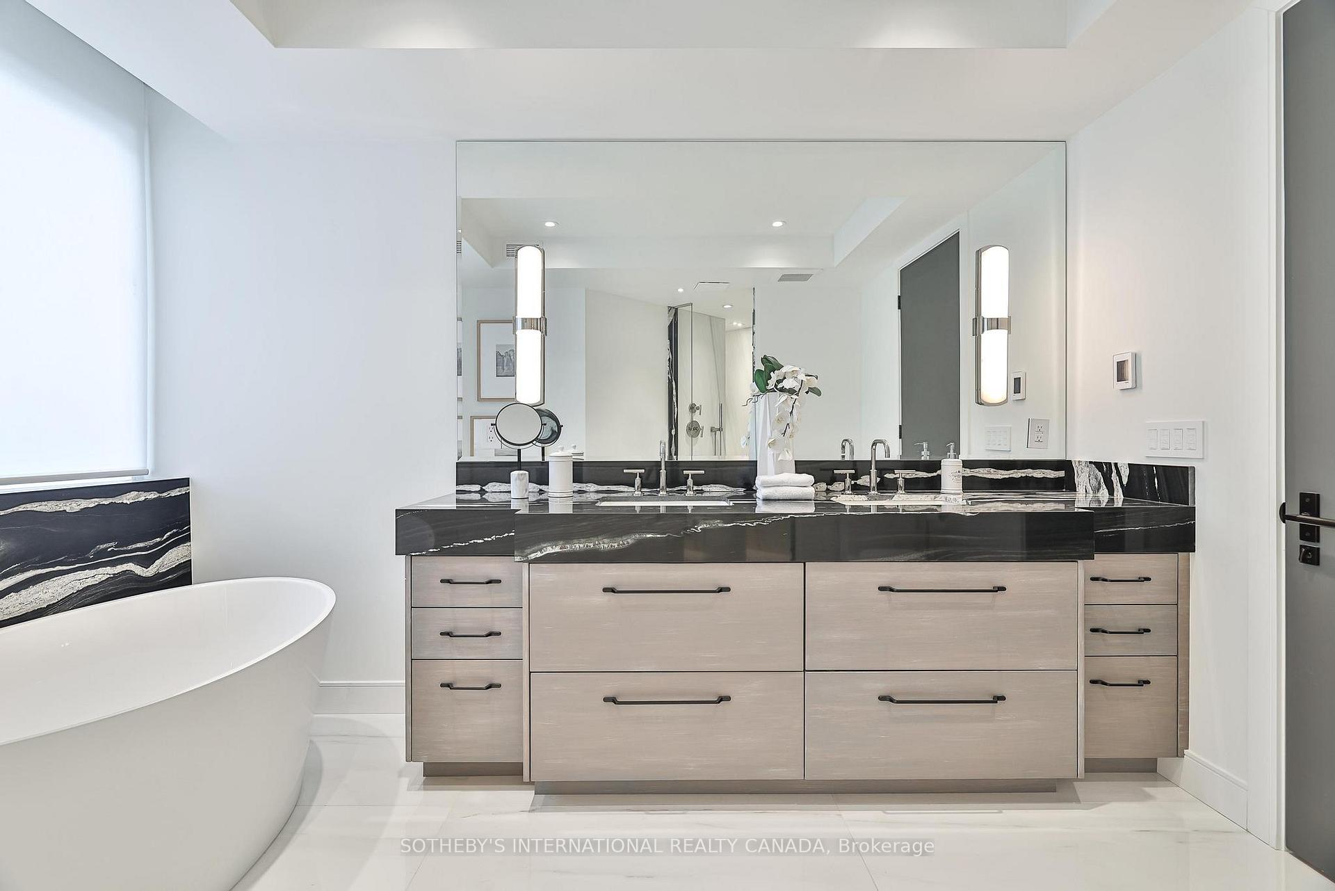 342 Spadina Road 405