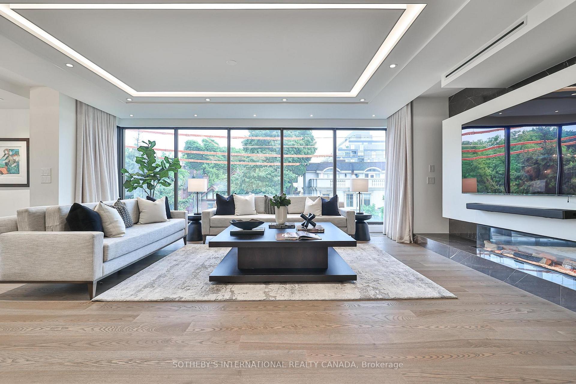 342 Spadina Road 405