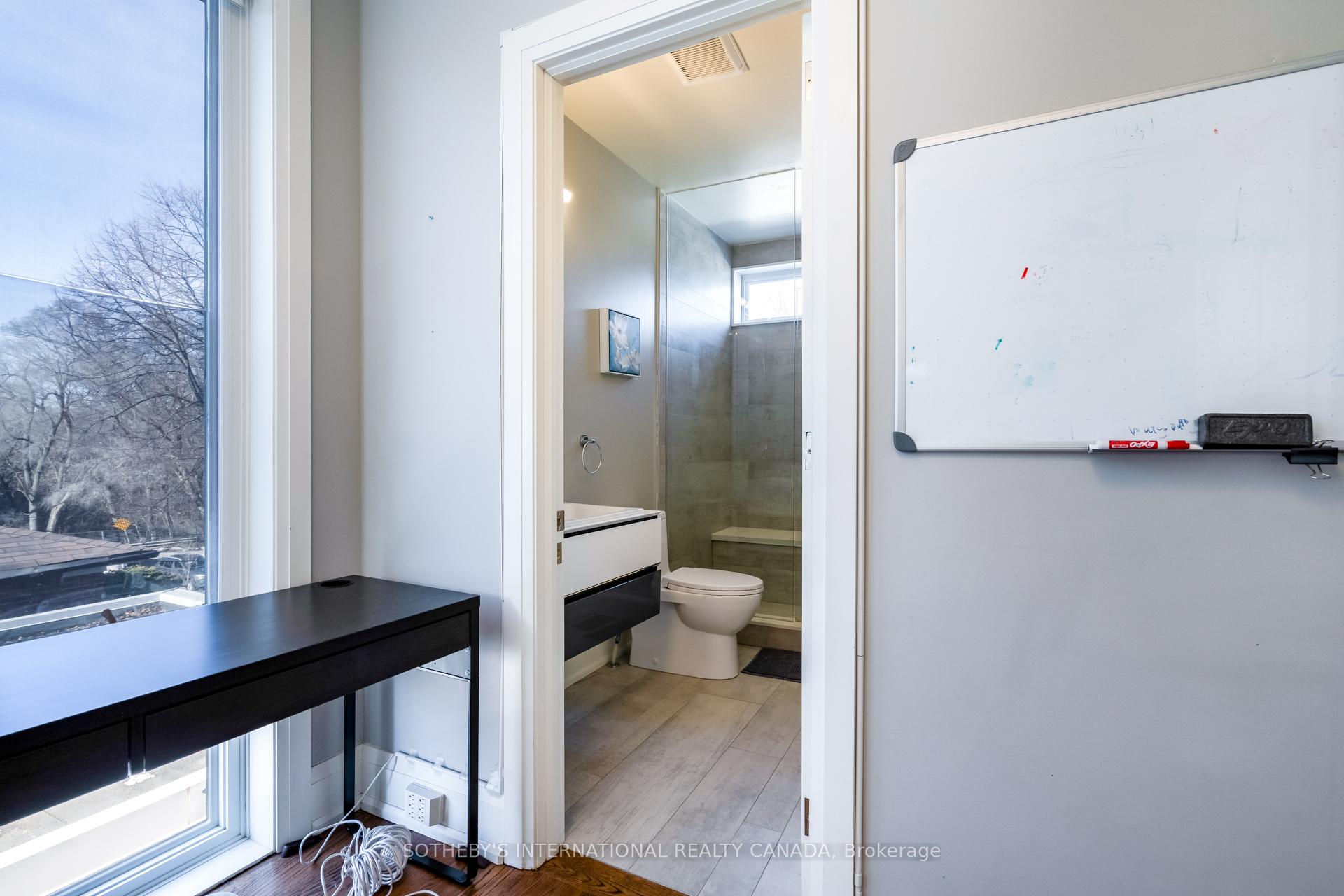 209B Glengarry Avenue