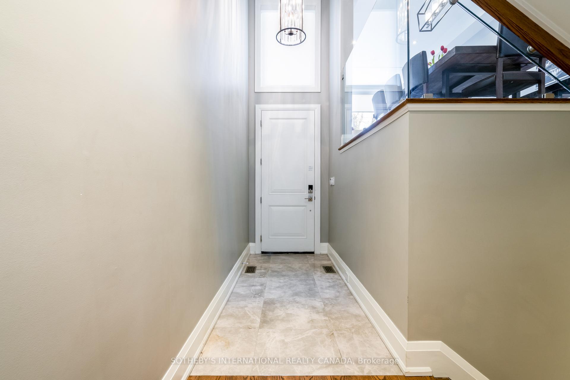 209B Glengarry Avenue