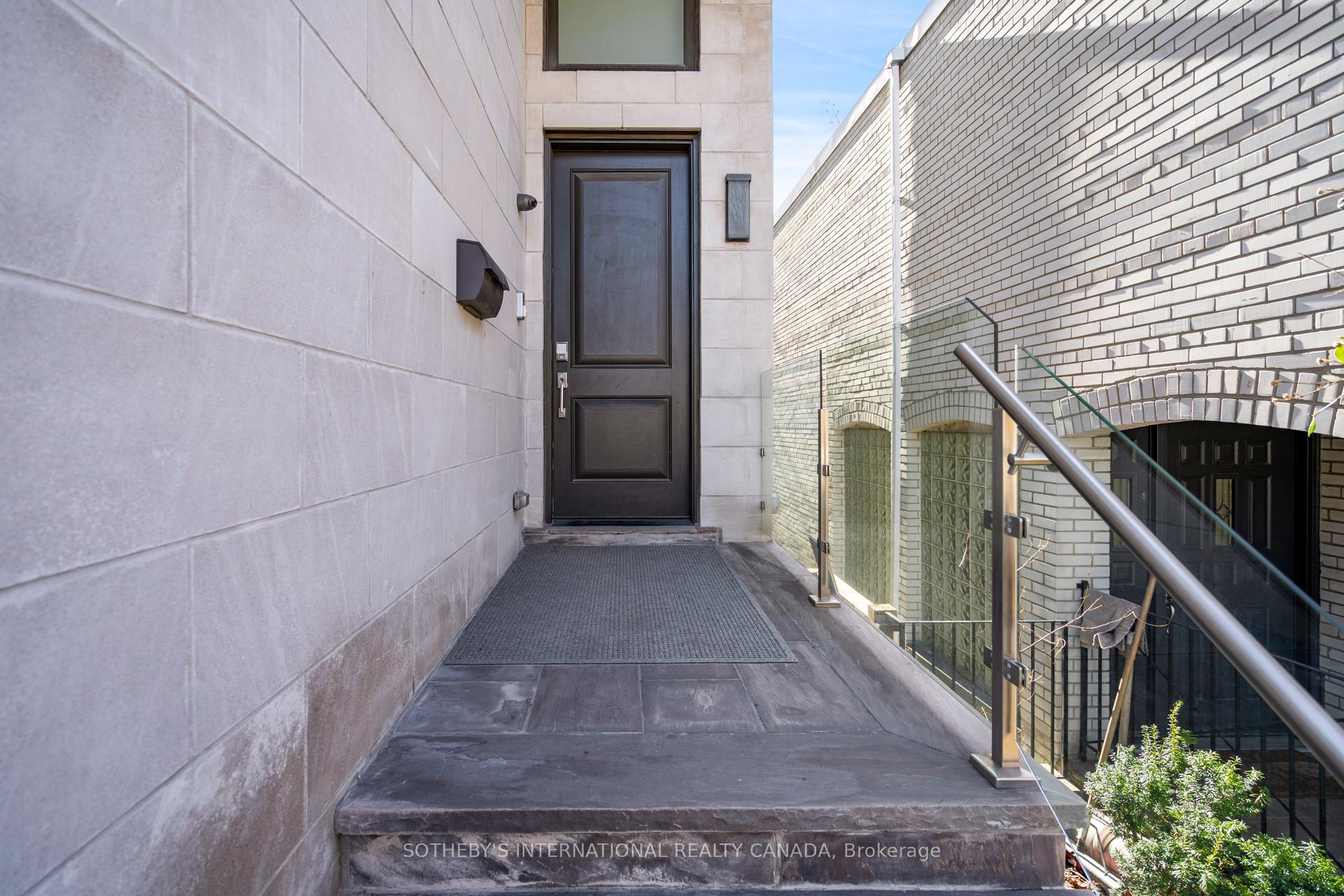 209B Glengarry Avenue