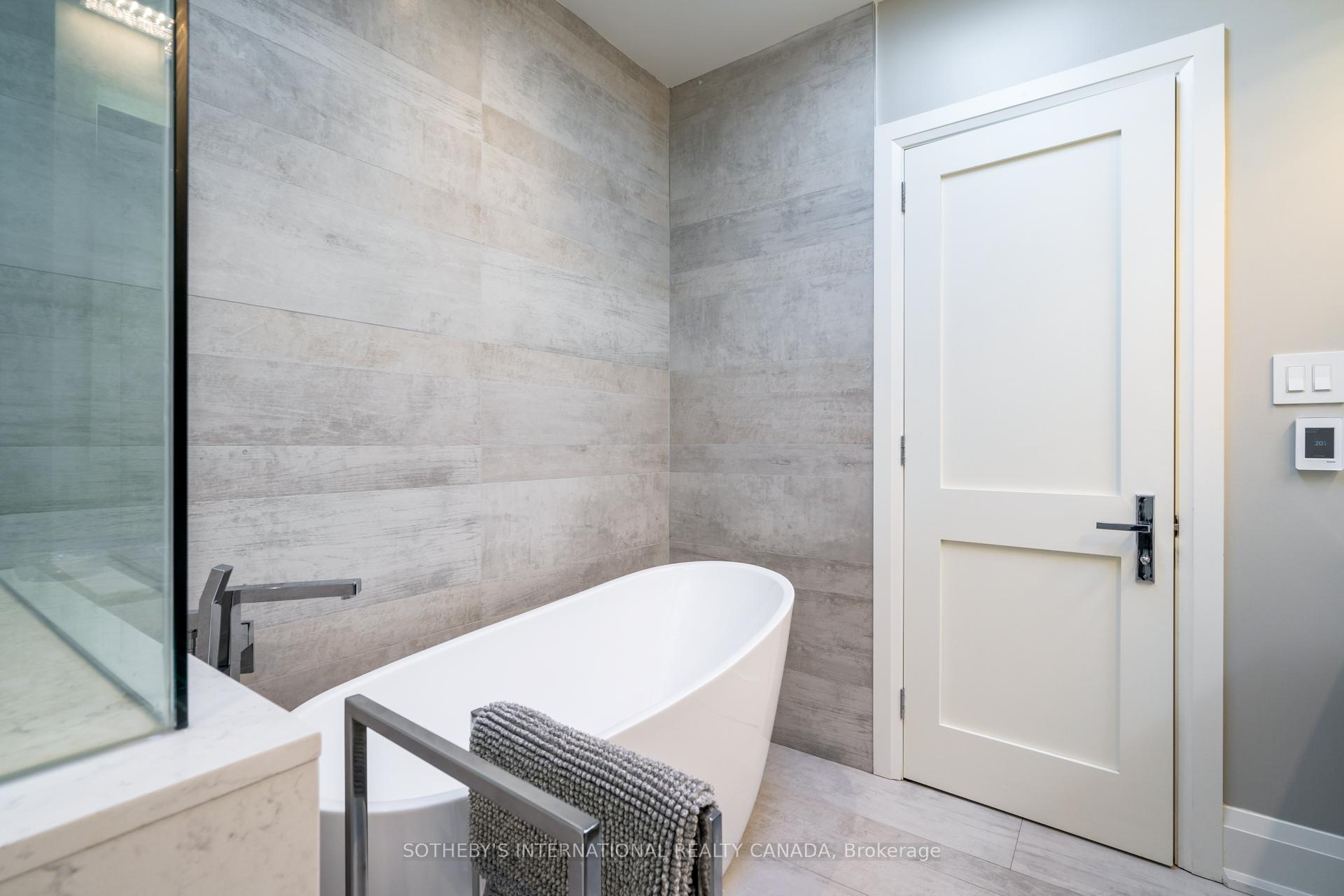 209B Glengarry Avenue