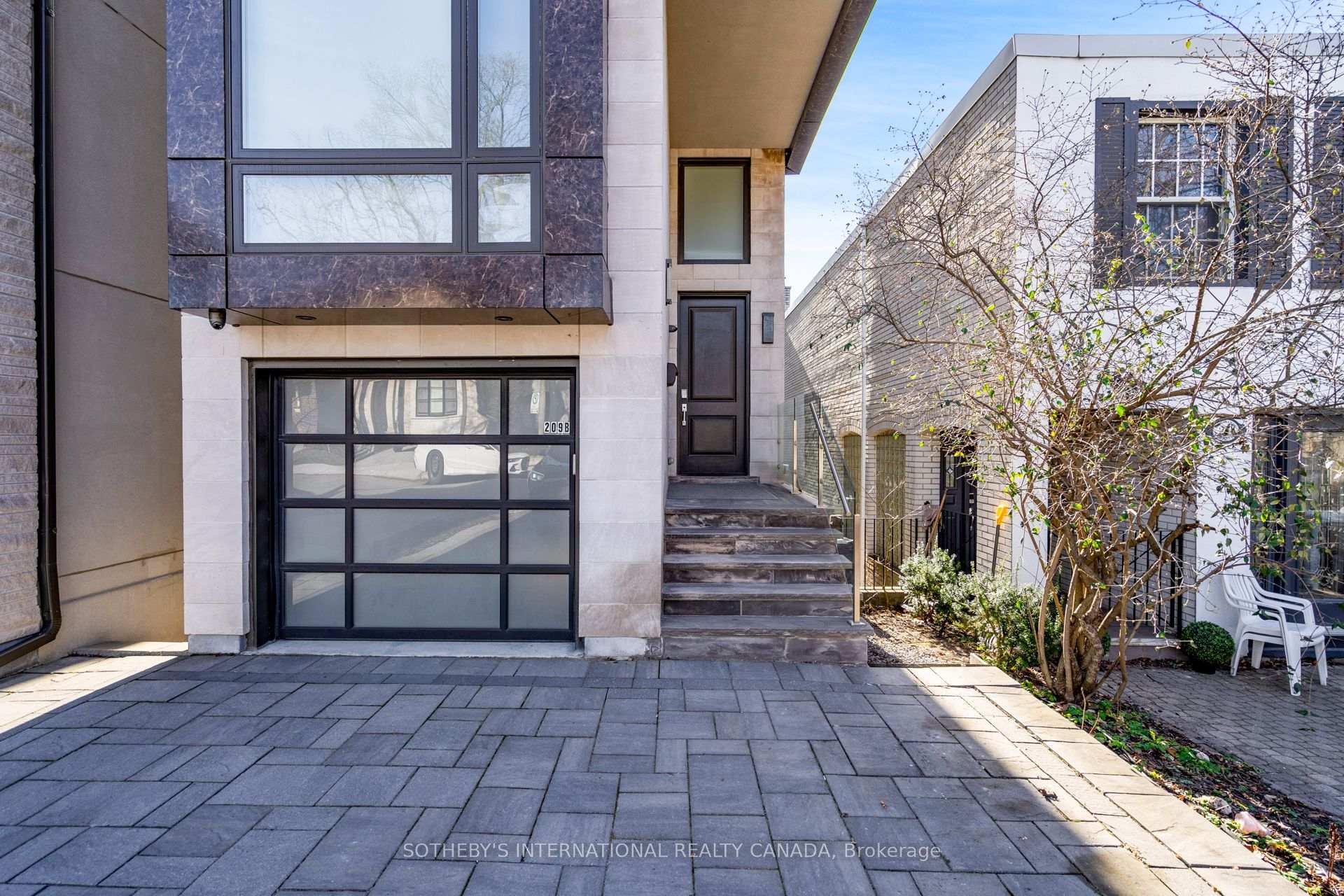 209B Glengarry Avenue